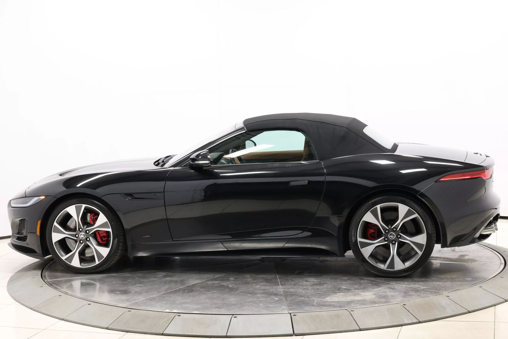 2024 Jaguar F-type - Image 83