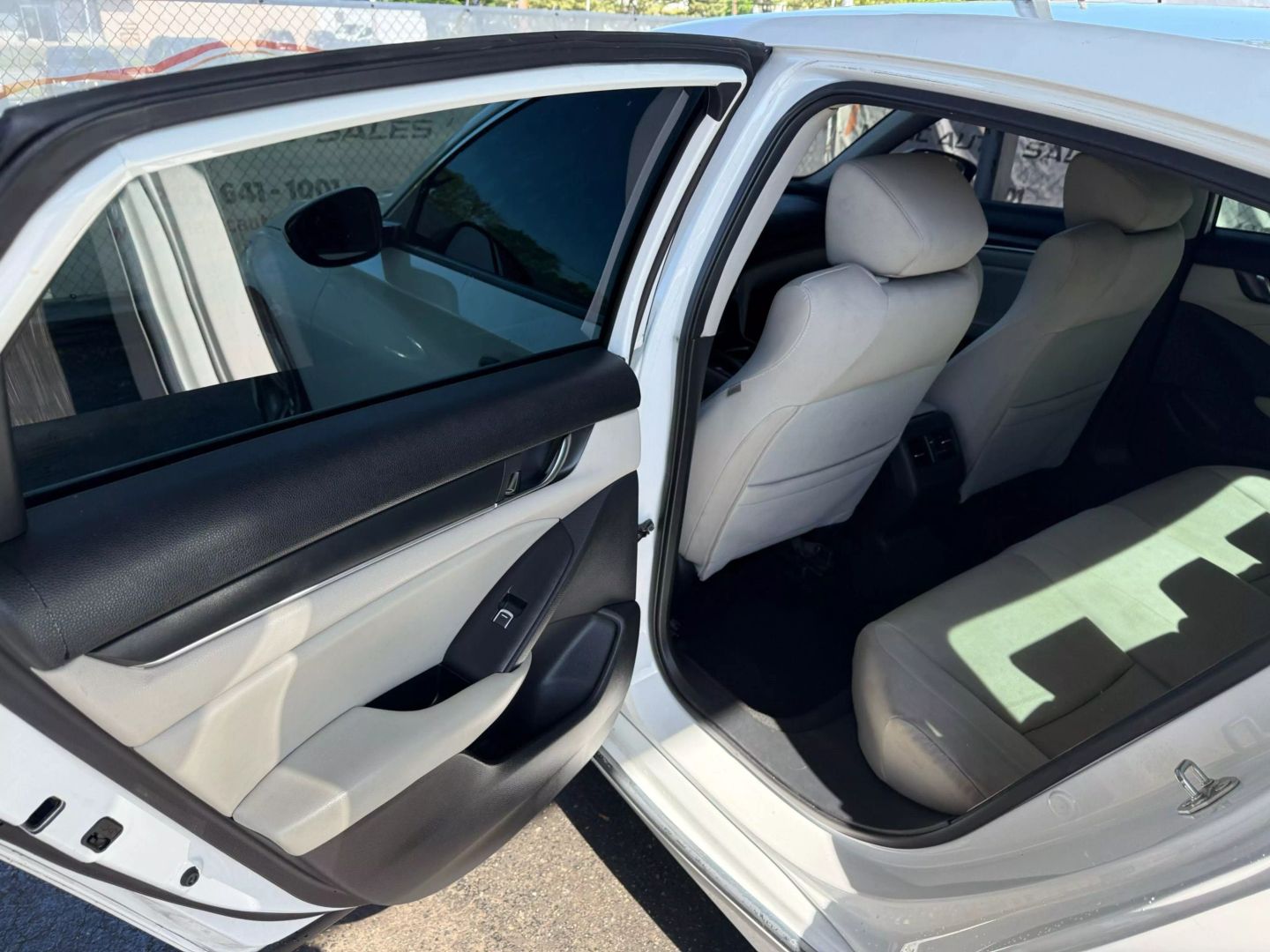 2018 Honda Accord - Image 17
