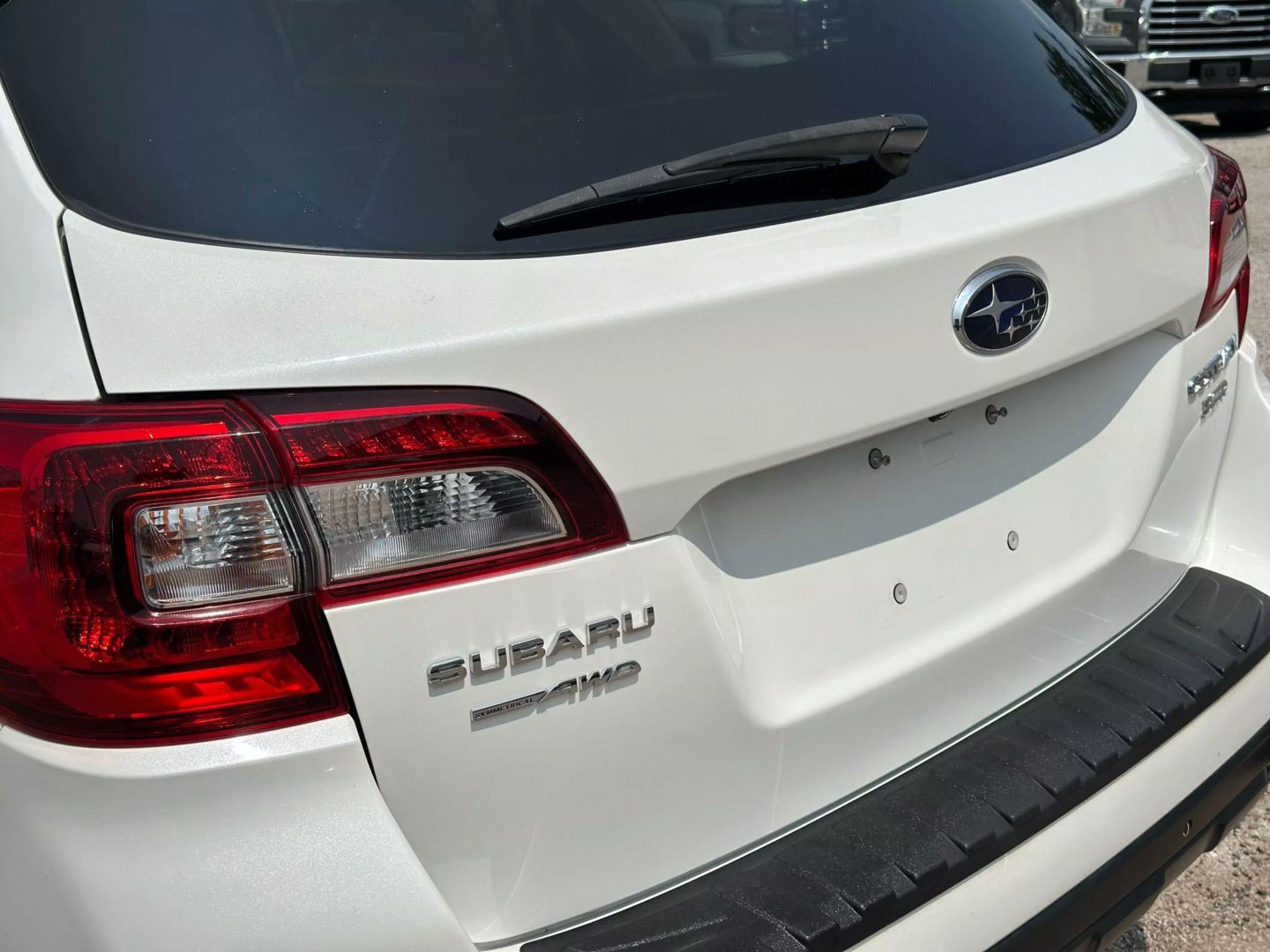 2018 Subaru Outback - Image 6