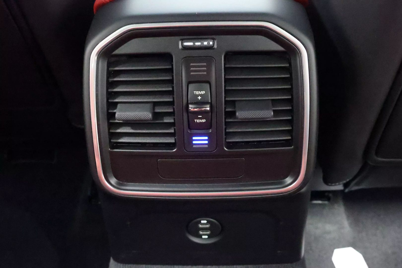 2021 Porsche Macan - Image 73
