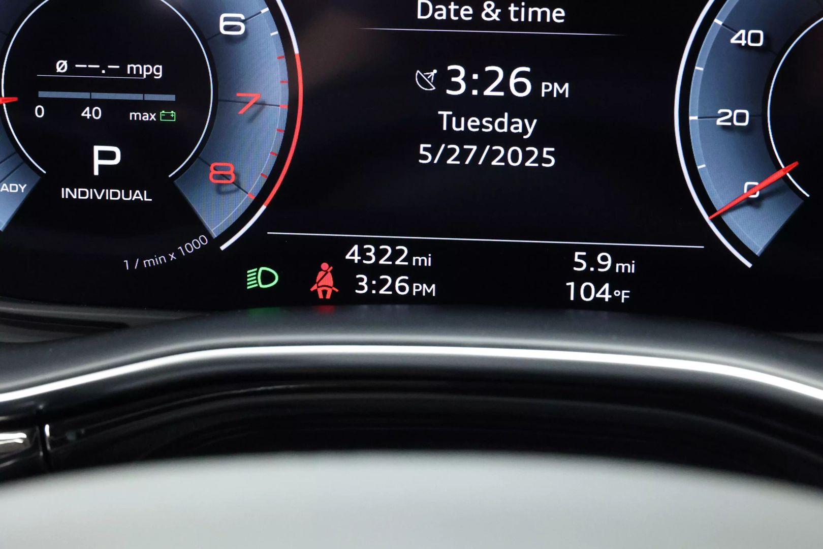 2025 Audi Q8 - Image 30