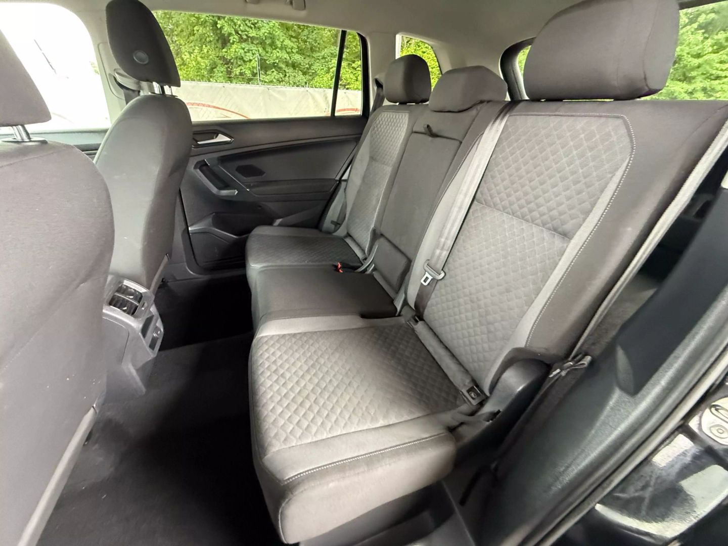 2018 Volkswagen Tiguan - Image 19