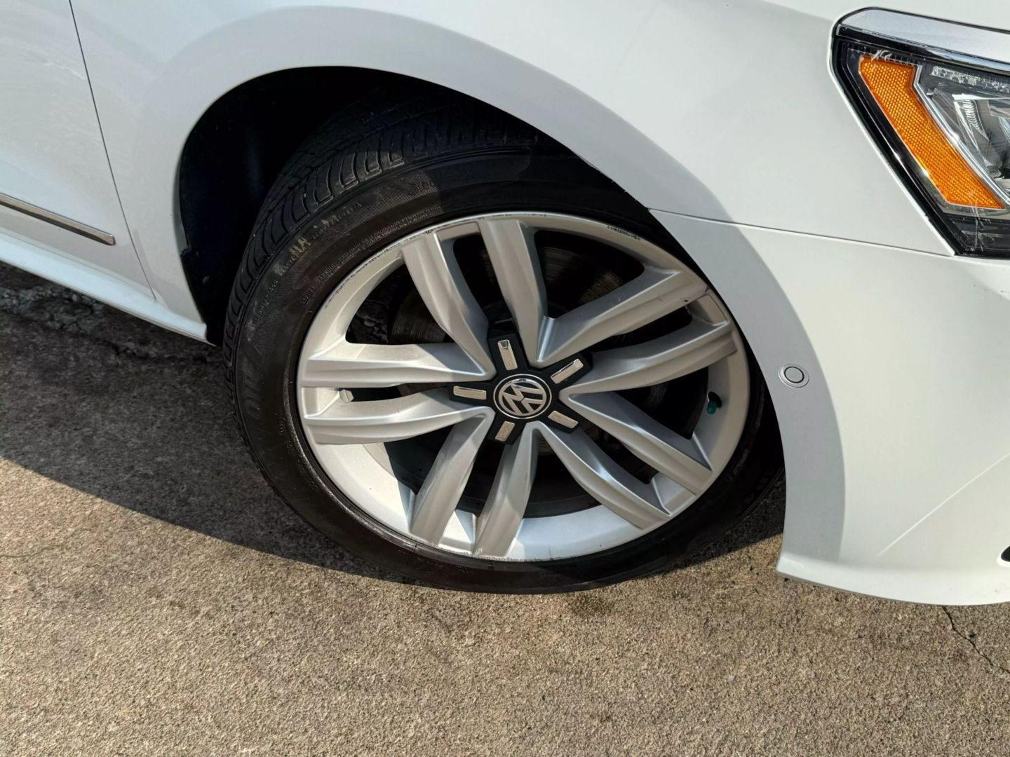 2017 Volkswagen Passat - Image 58