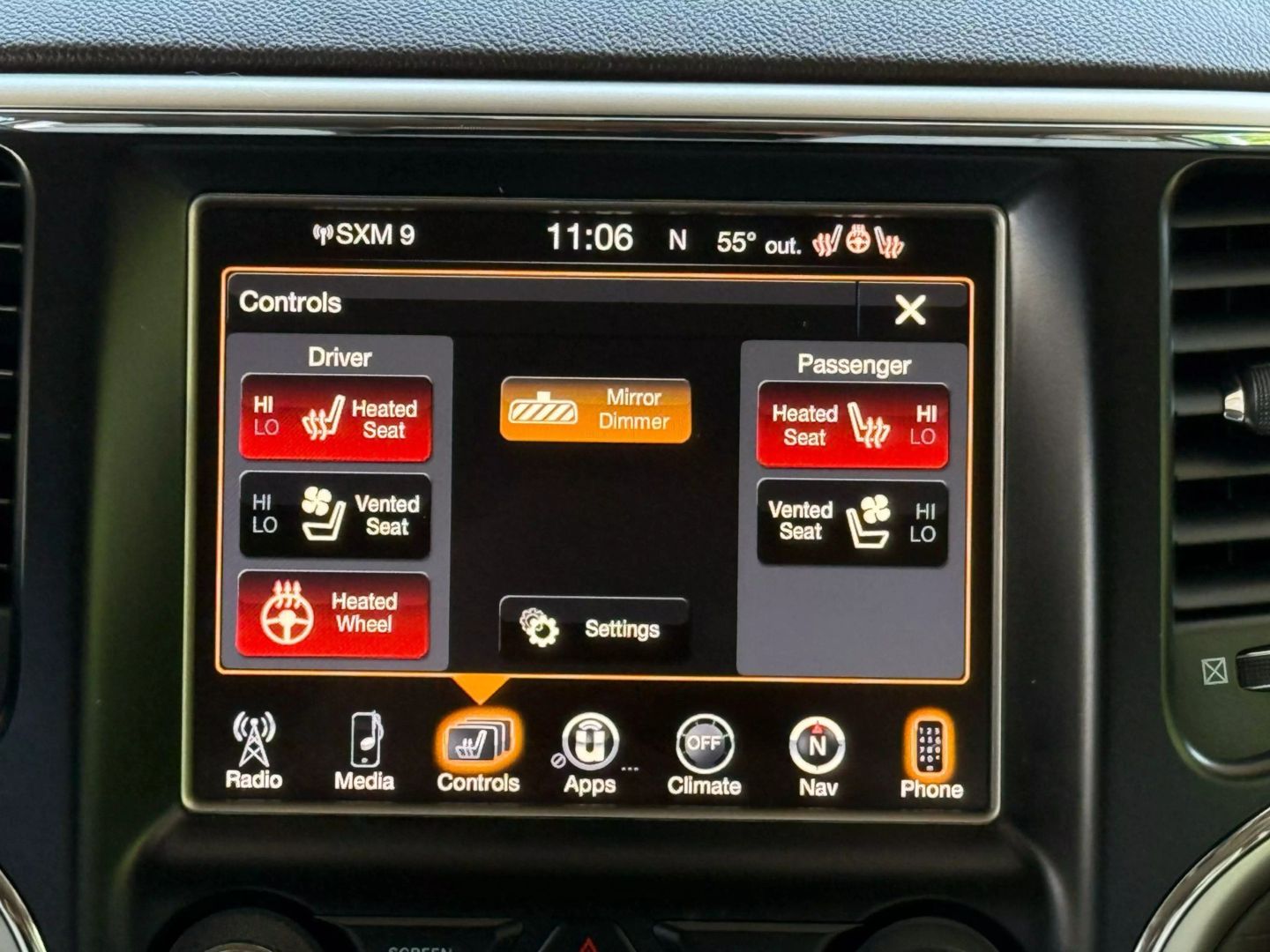 2015 Jeep Grand Cherokee - Image 29