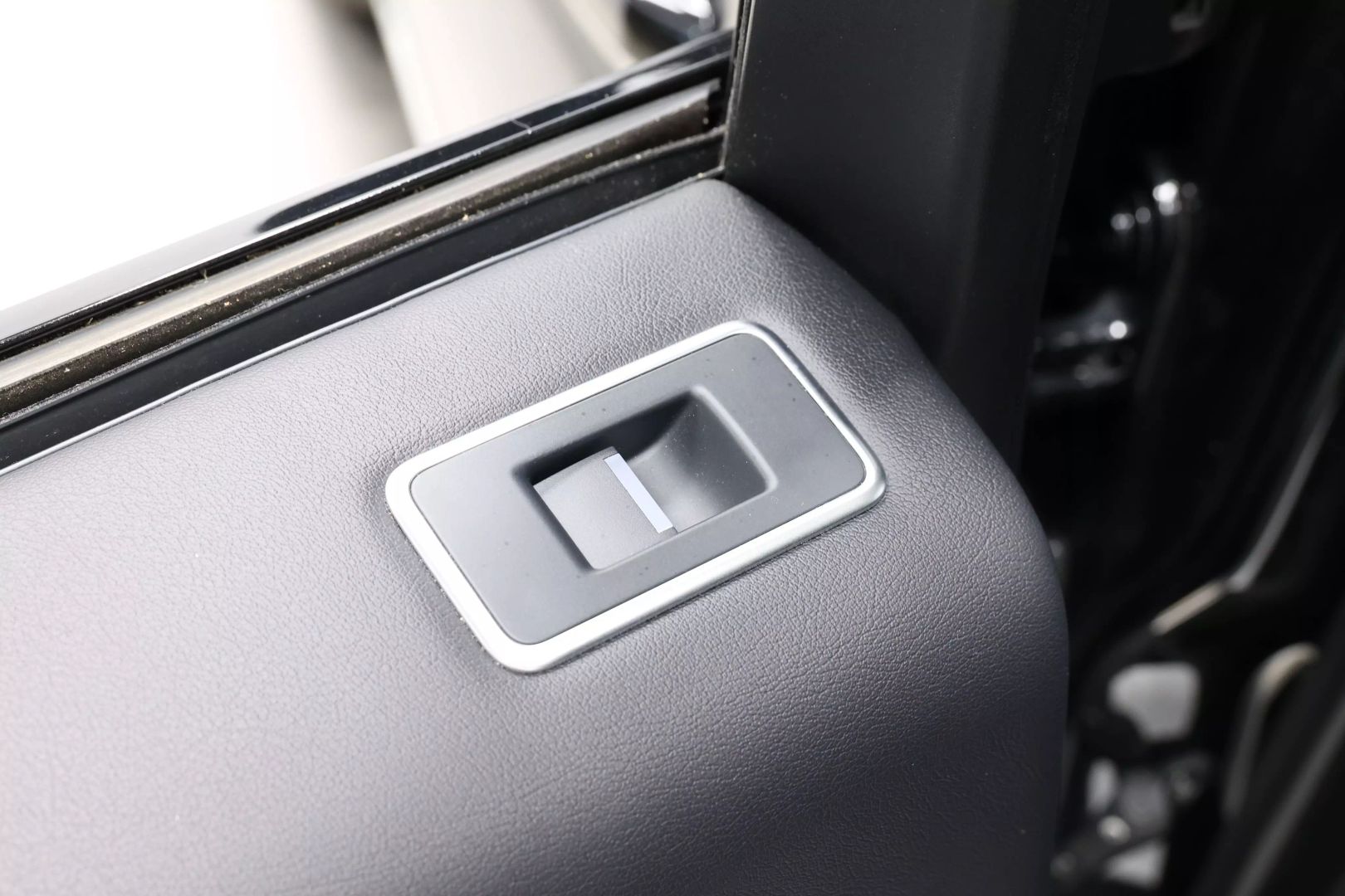 2016 Land Rover Range Rover - Image 57