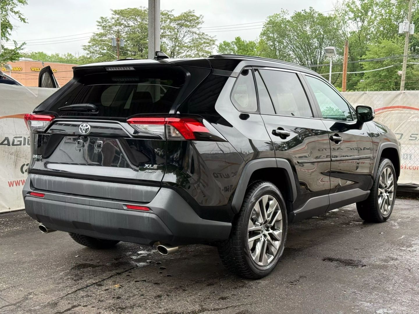 2019 Toyota Rav4 - Image 11