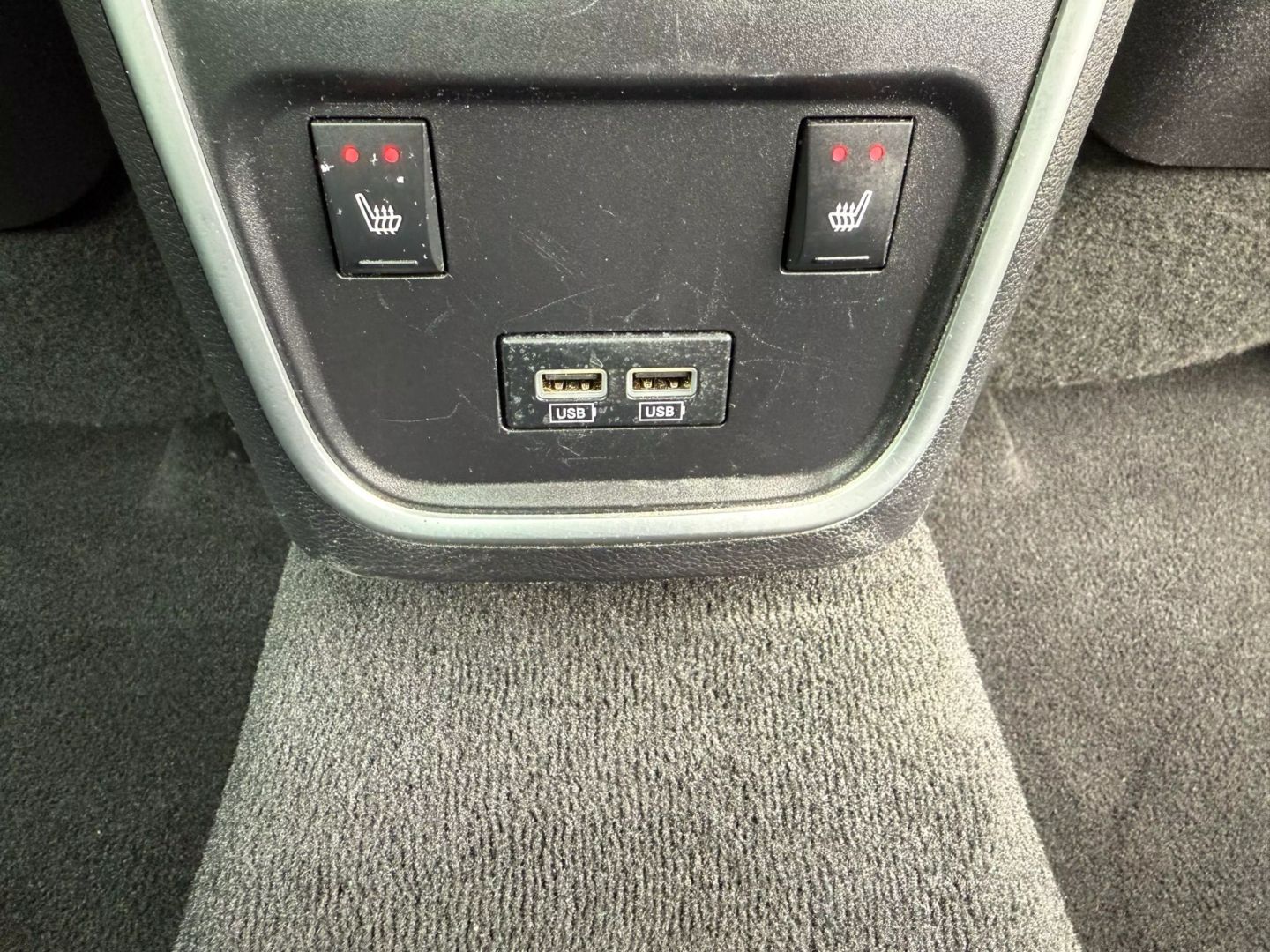 2020 Dodge Charger - Image 26