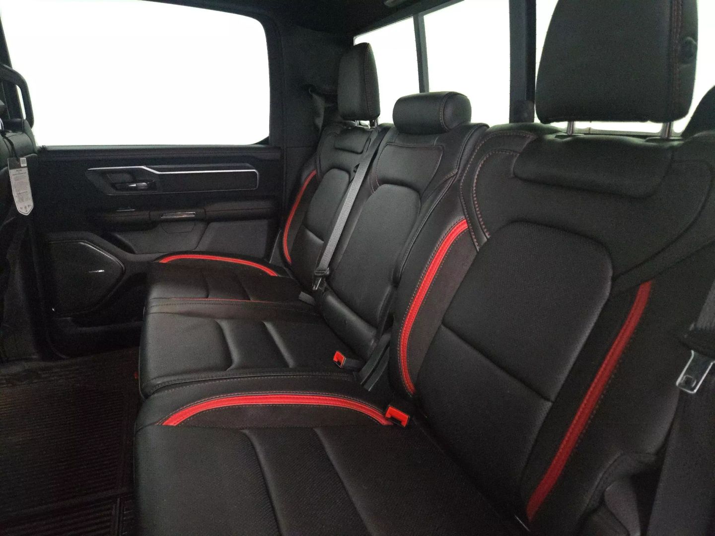 2024 Ram 1500 Crew Cab - Image 15