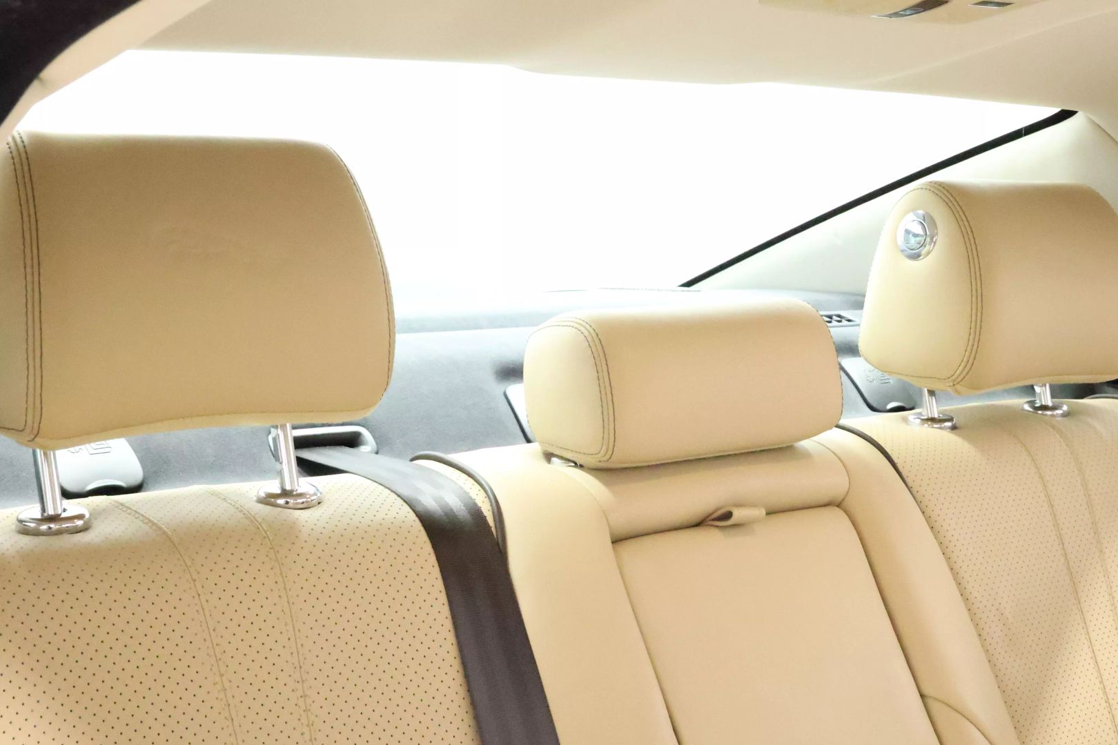 2017 Jaguar Xj - Image 73