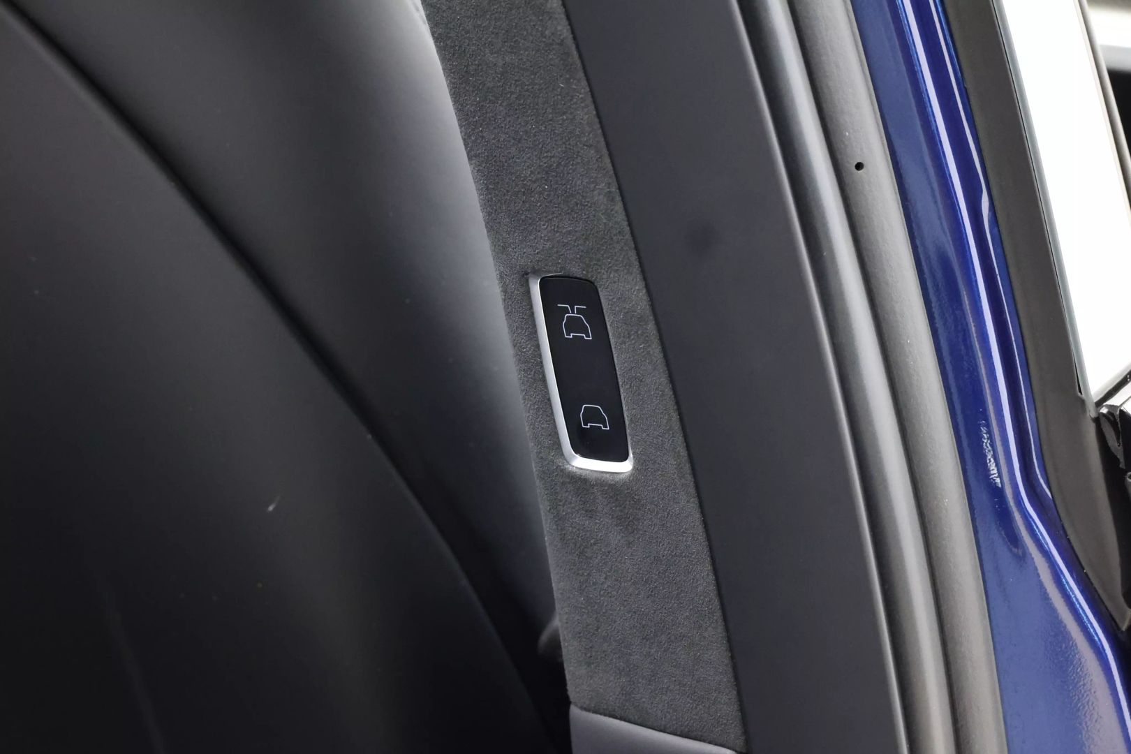 2022 Tesla Model X - Image 72