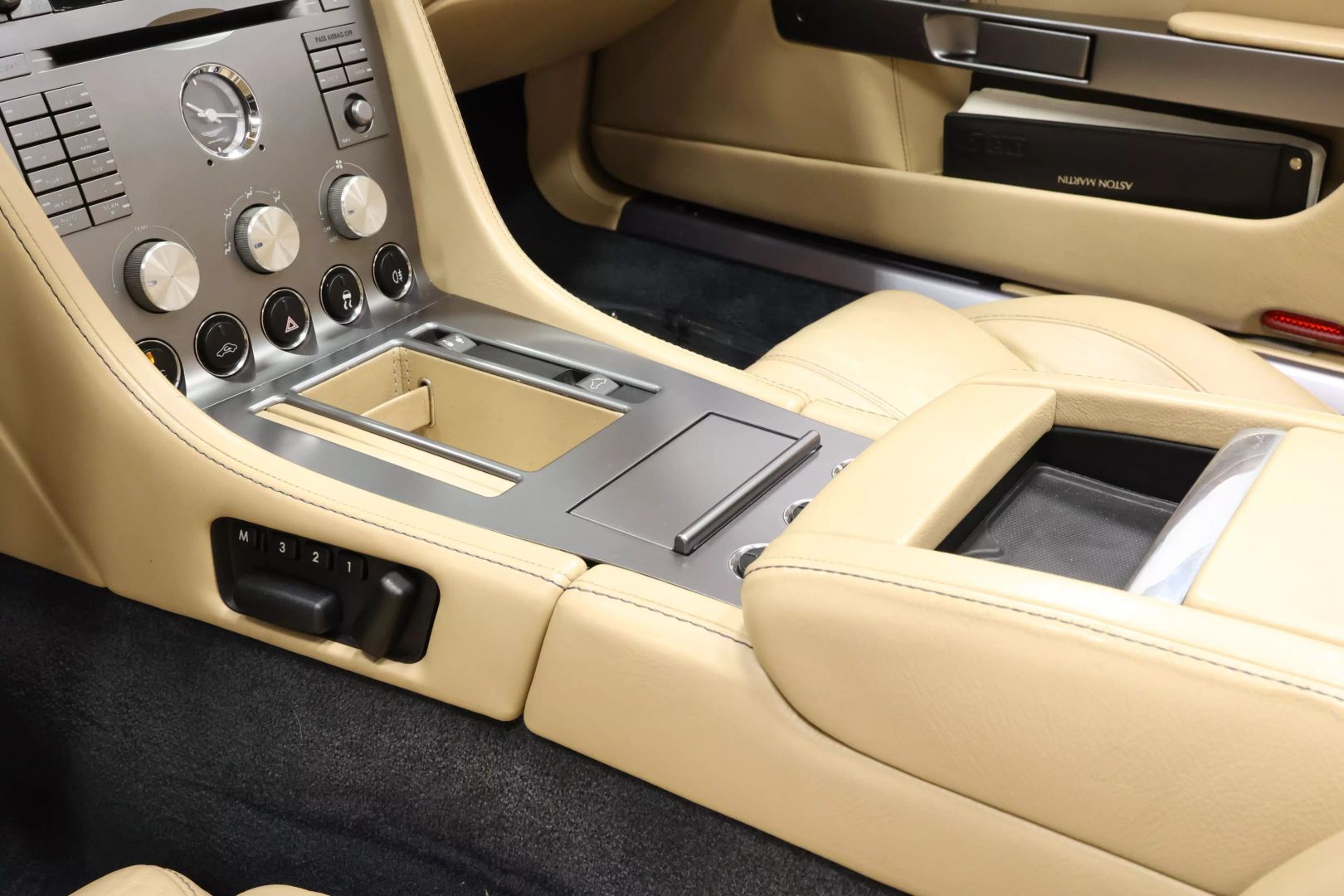 2008 Aston Martin Db9 - Image 38