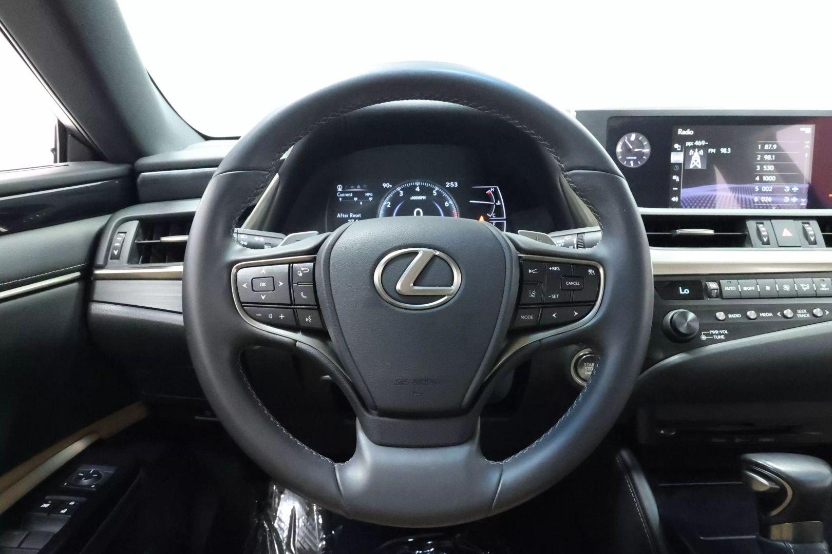 2020 Lexus Es - Image 20