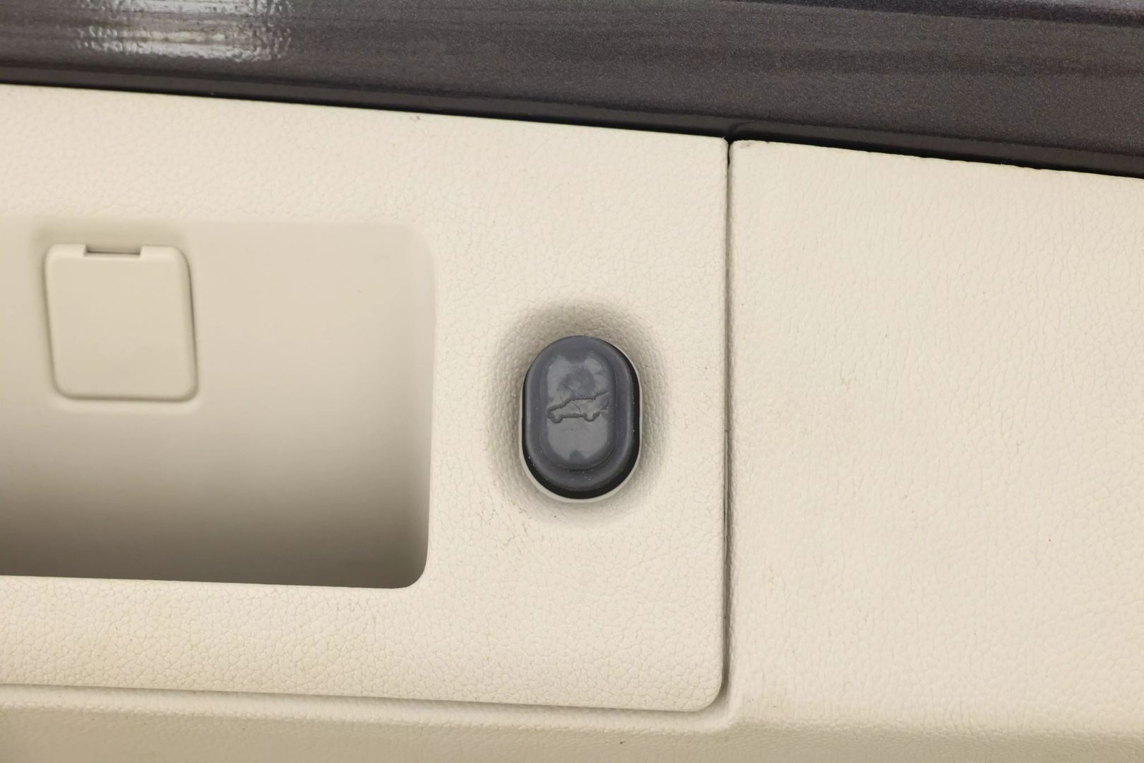2017 Cadillac Escalade - Image 69