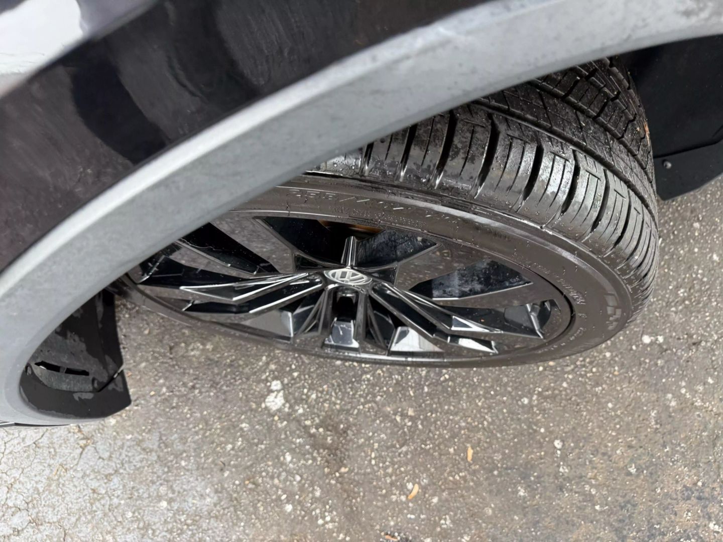 2021 Volkswagen Tiguan - Image 41
