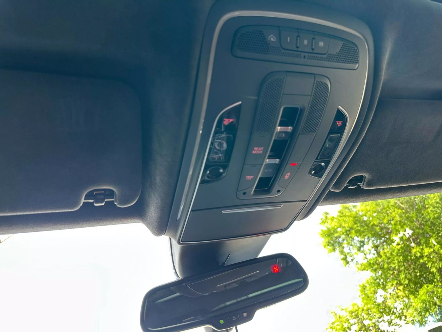 2017 Audi A8 - Image 81