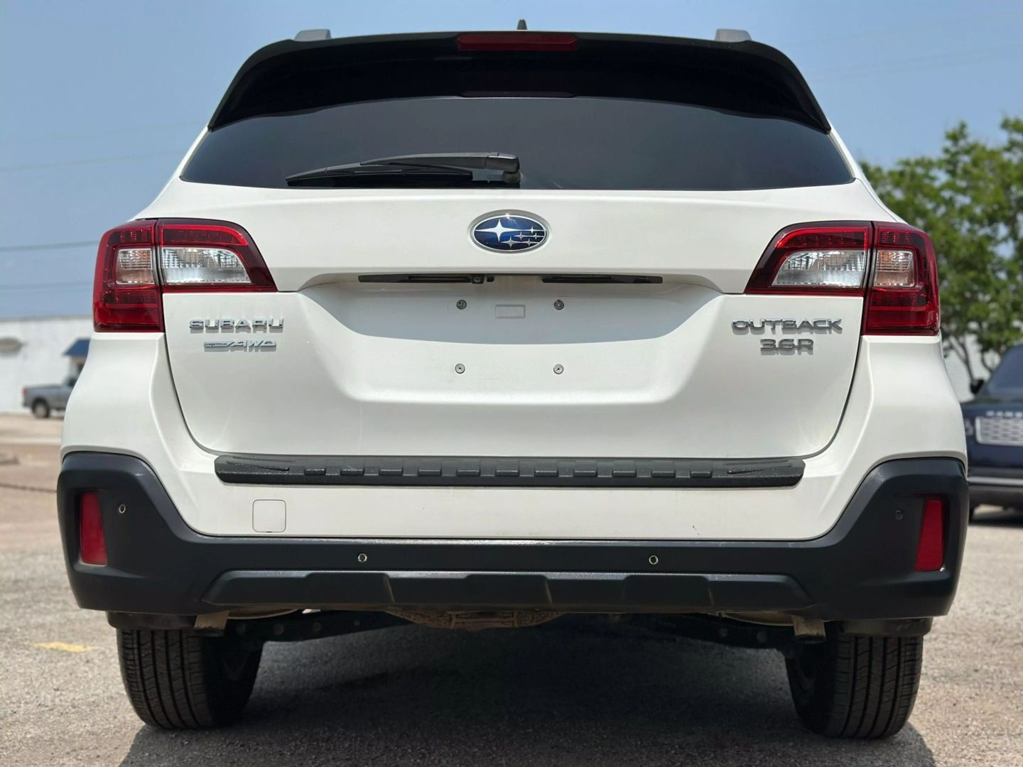 2018 Subaru Outback - Image 10