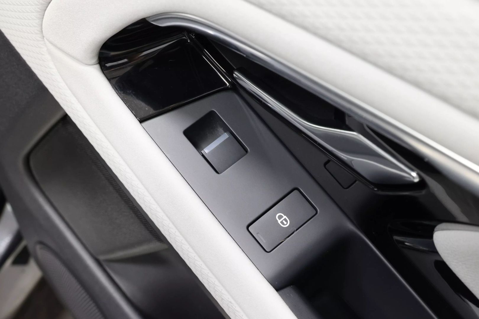 2020 Land Rover Range Rover Evoque - Image 82
