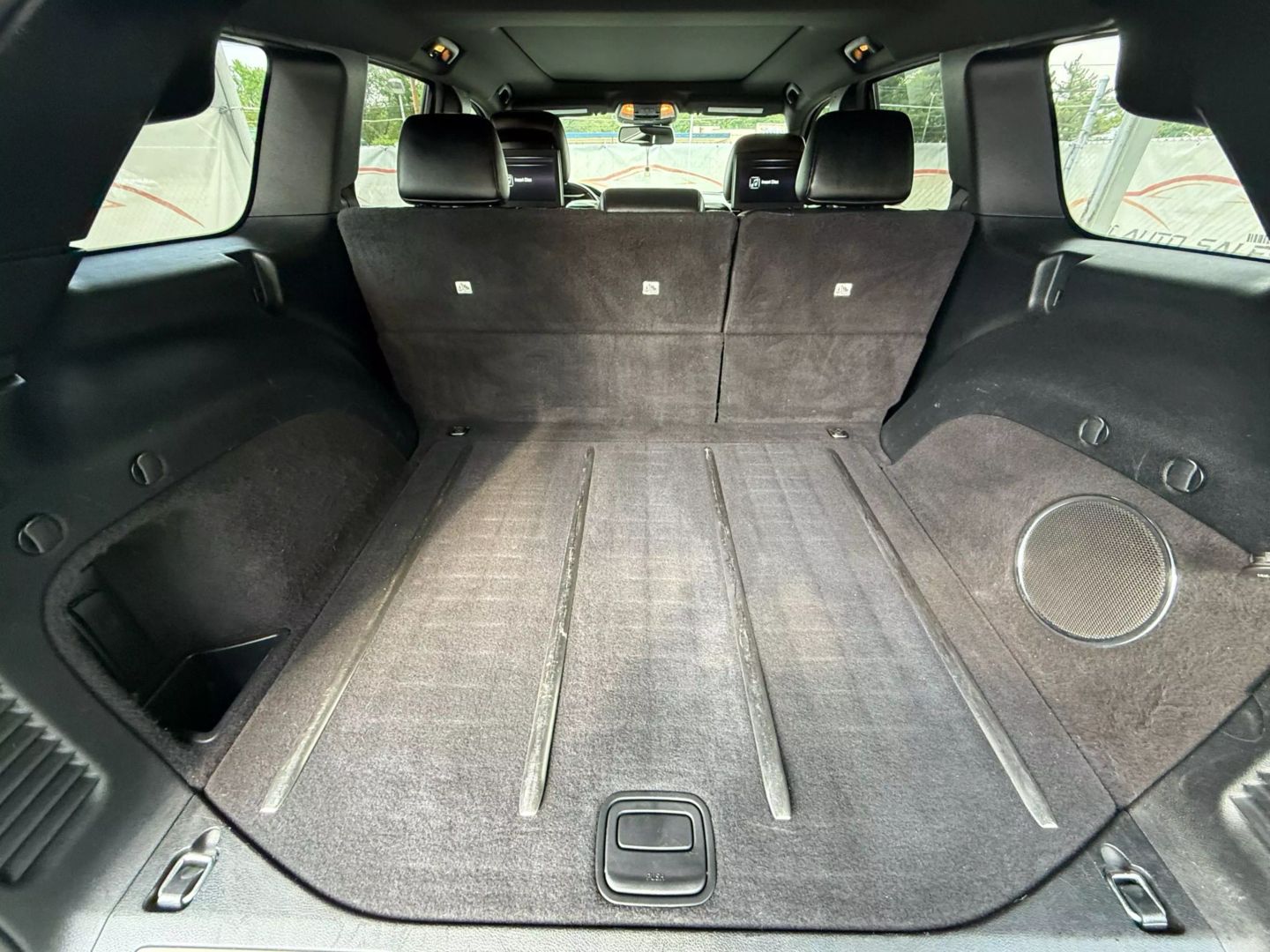 2014 Jeep Grand Cherokee - Image 24