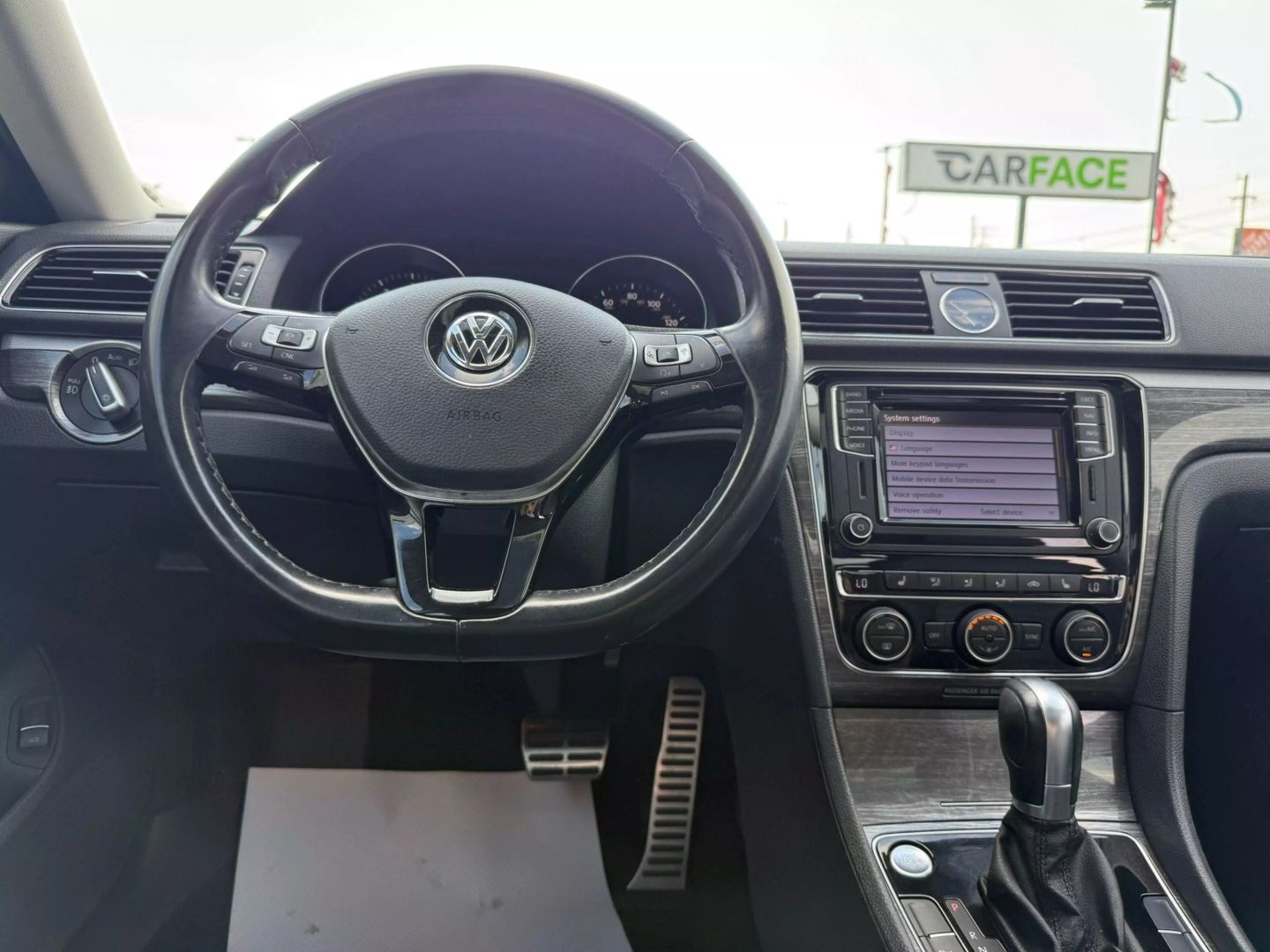 2017 Volkswagen Passat - Image 29
