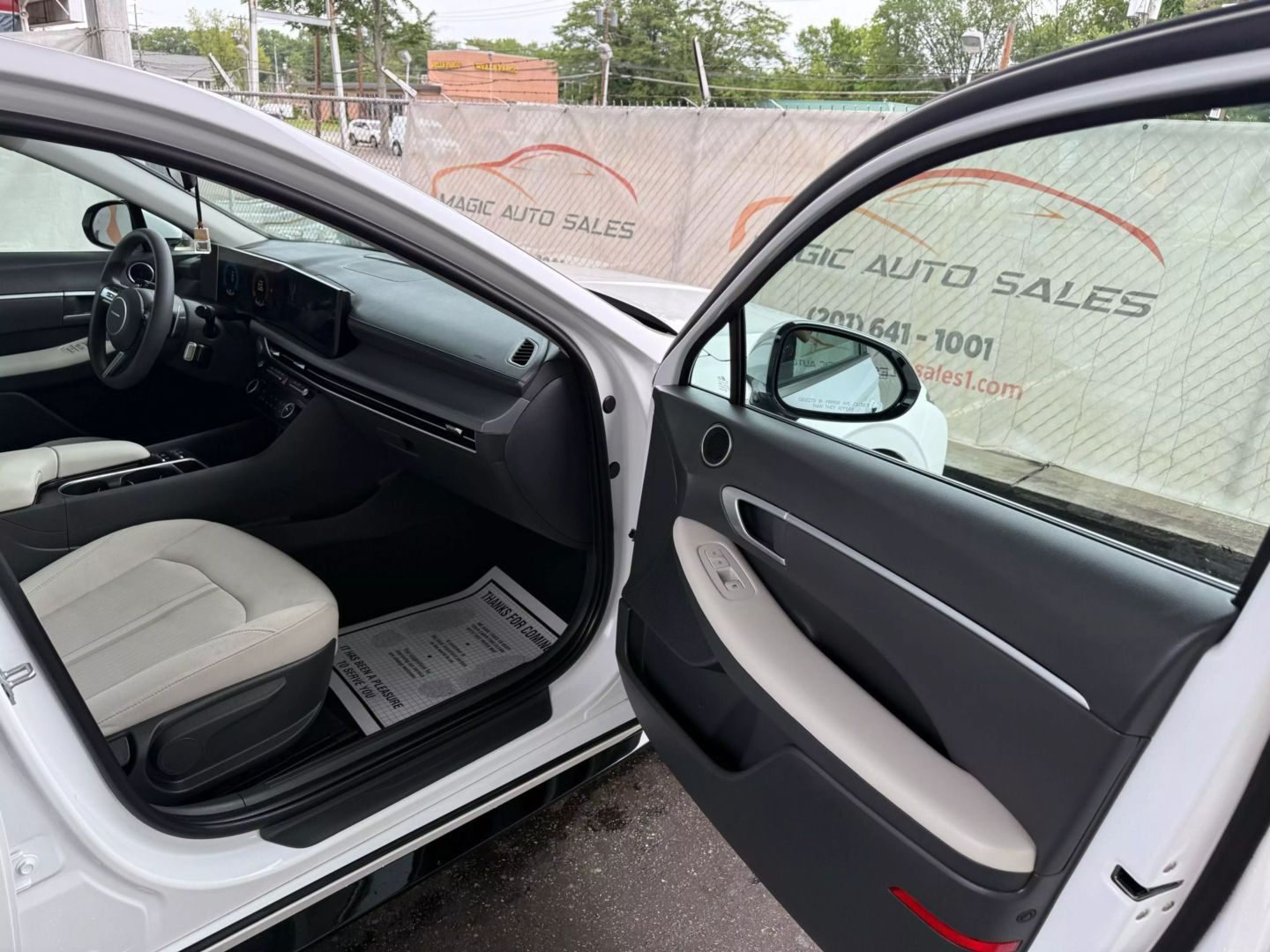 2025 Hyundai Sonata - Image 24