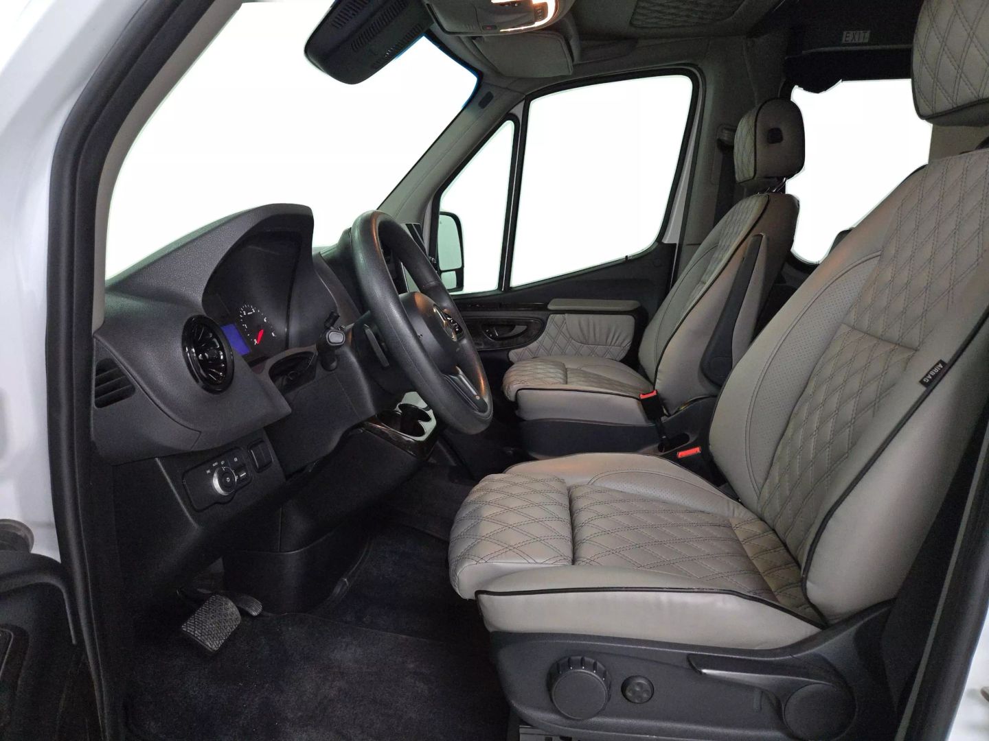 2019 Mercedes-benz Sprinter 2500 Crew - Image 9