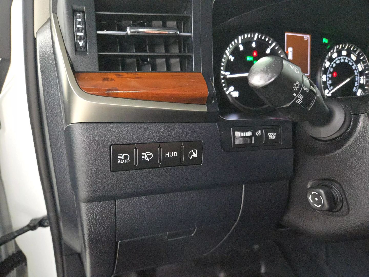 2018 Lexus Lx - Image 21