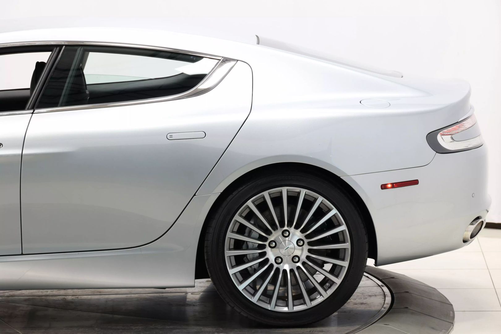 2011 Aston Martin Rapide - Image 8