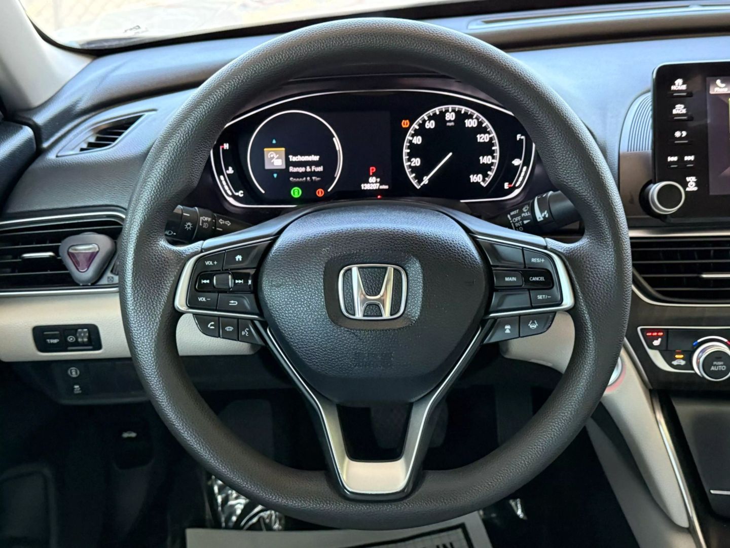 2018 Honda Accord - Image 32