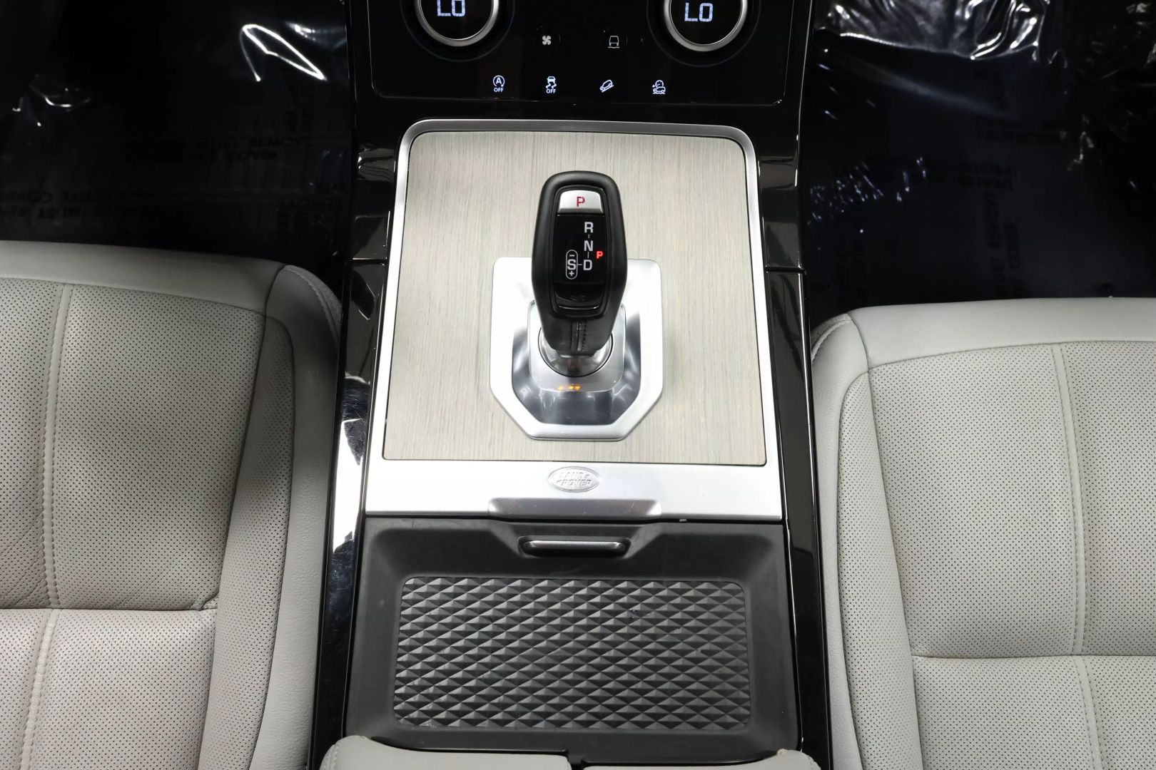 2020 Land Rover Range Rover Evoque - Image 40