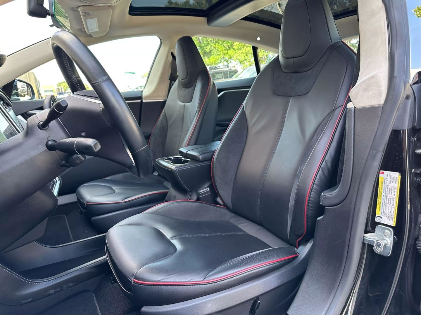 2014 Tesla Model S - Image 21