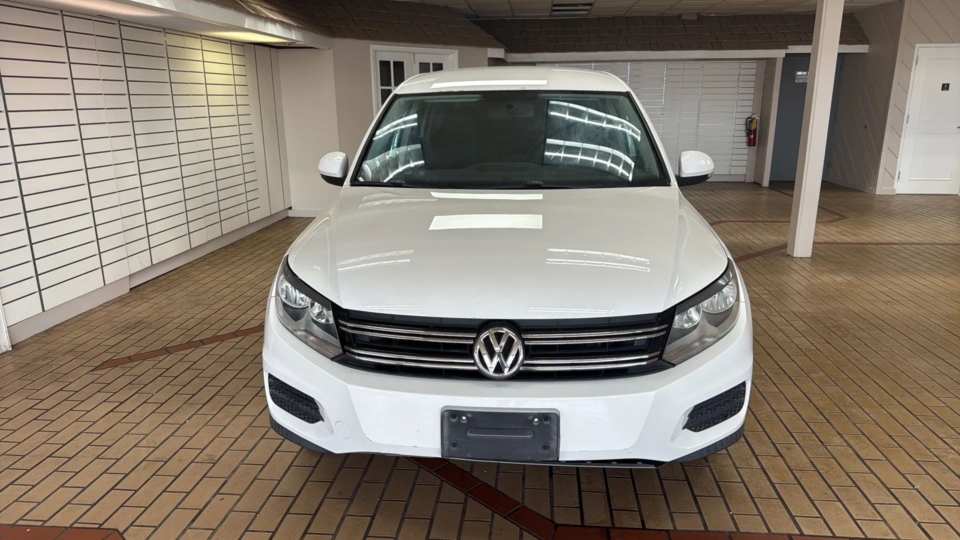 Used 2013 Volkswagen Tiguan S with VIN WVGAV3AX8DW566831 for sale in Villa Park, IL
