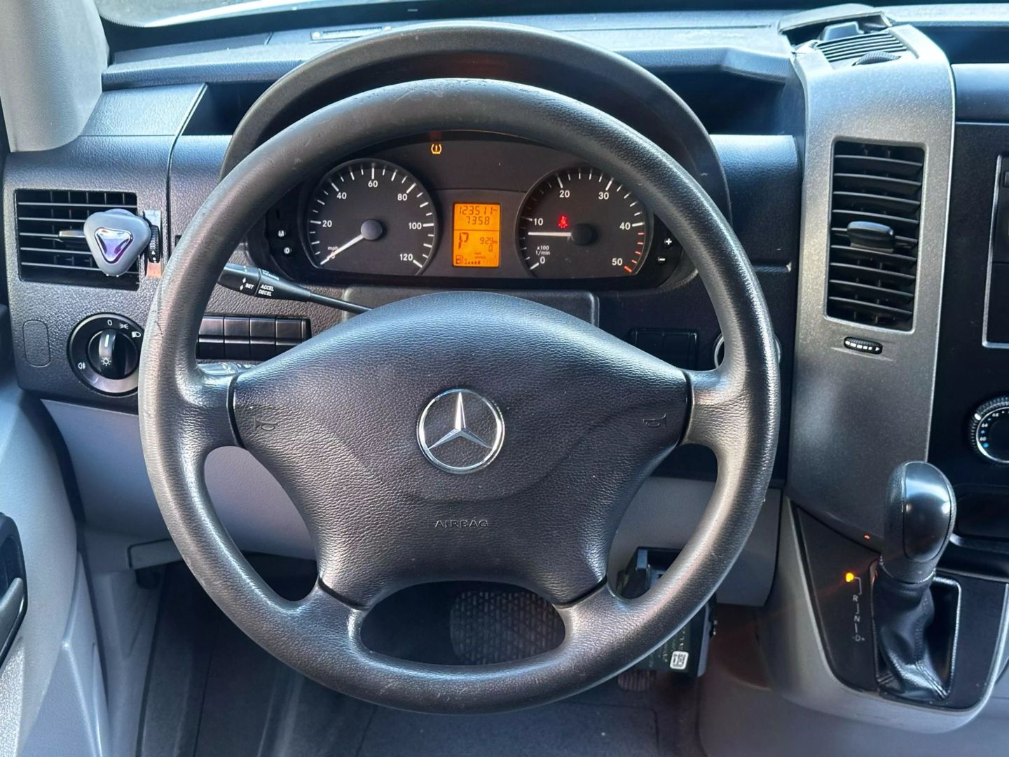 2013 Mercedes-benz Sprinter 2500 Cargo - Image 13