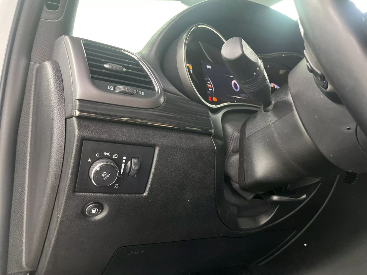 2021 Jeep Grand Cherokee - Image 15