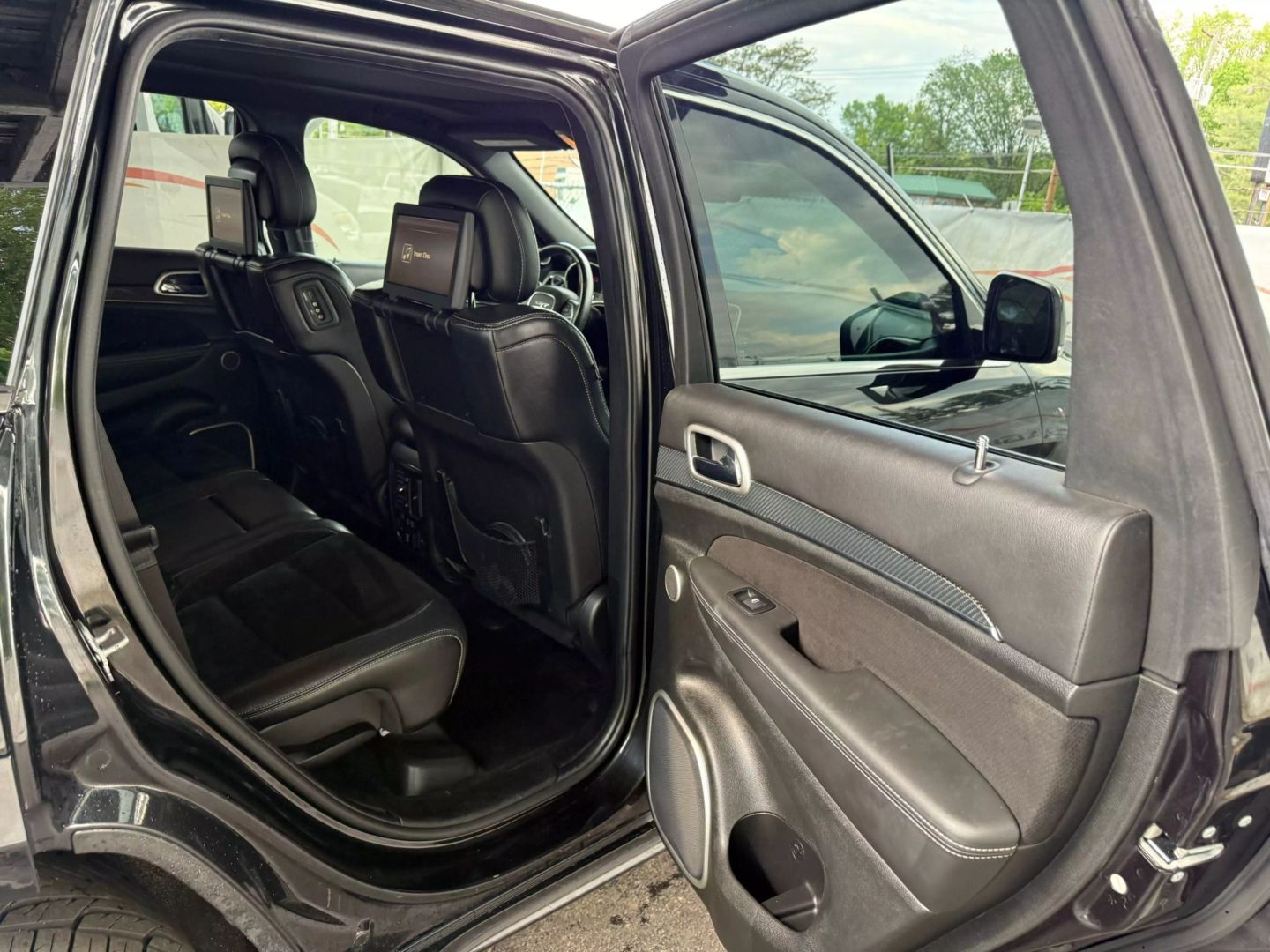 2014 Jeep Grand Cherokee - Image 25