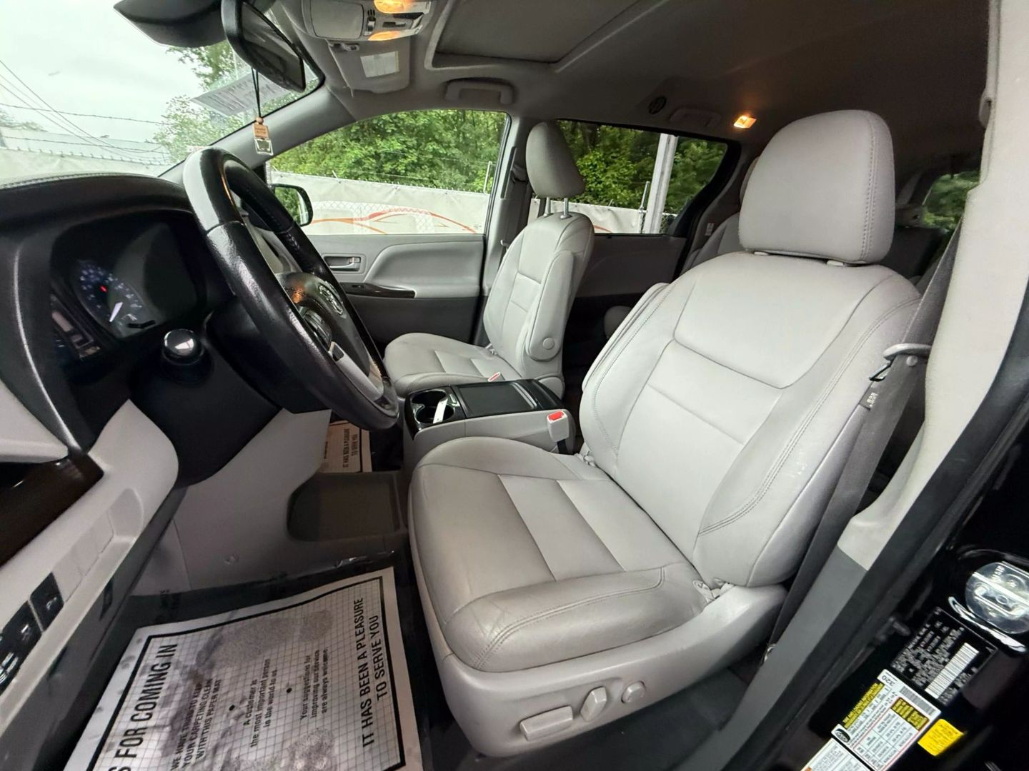 2020 Toyota Sienna - Image 16