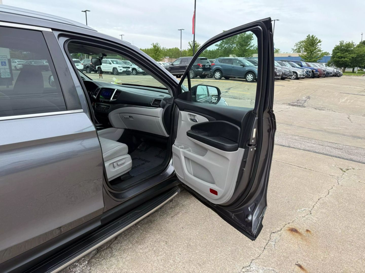 2016 Honda Pilot - Image 27