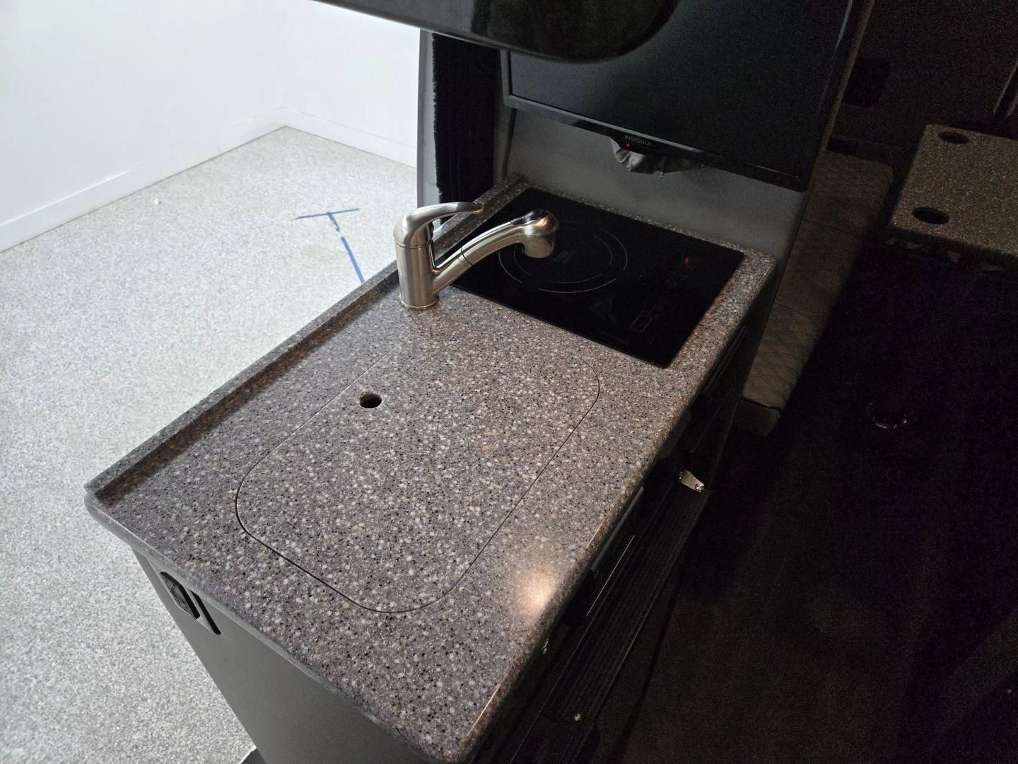 2019 Mercedes-benz Sprinter 2500 Crew - Image 14