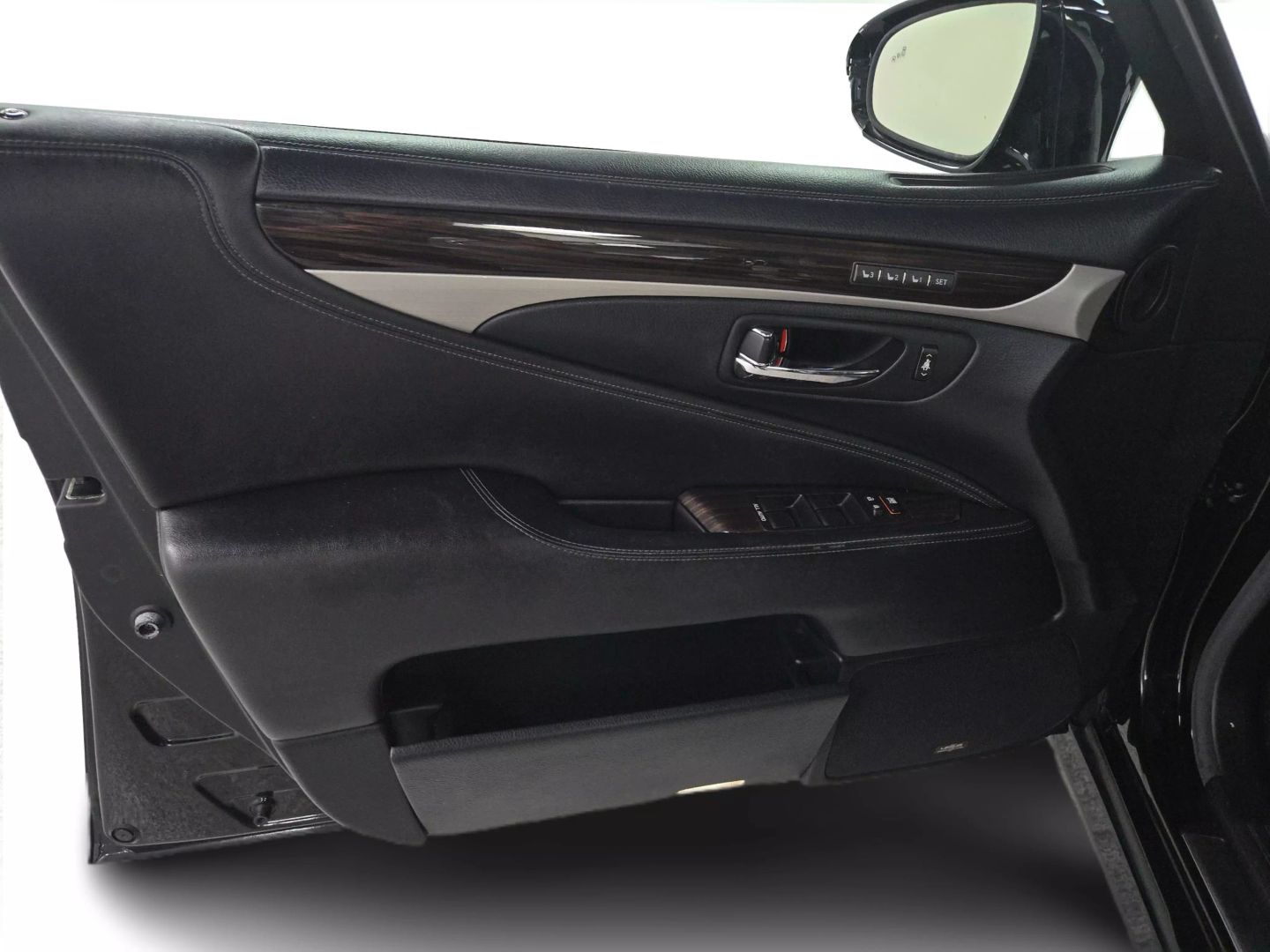 2016 Lexus Ls - Image 20