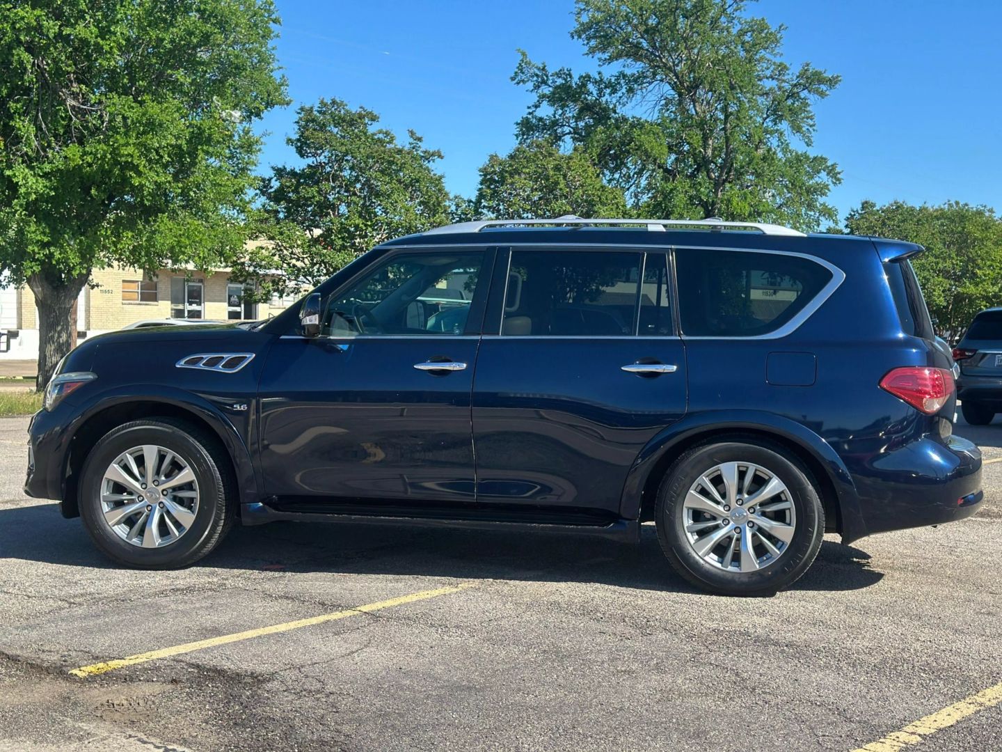 2015 Infiniti Qx80 - Image 3