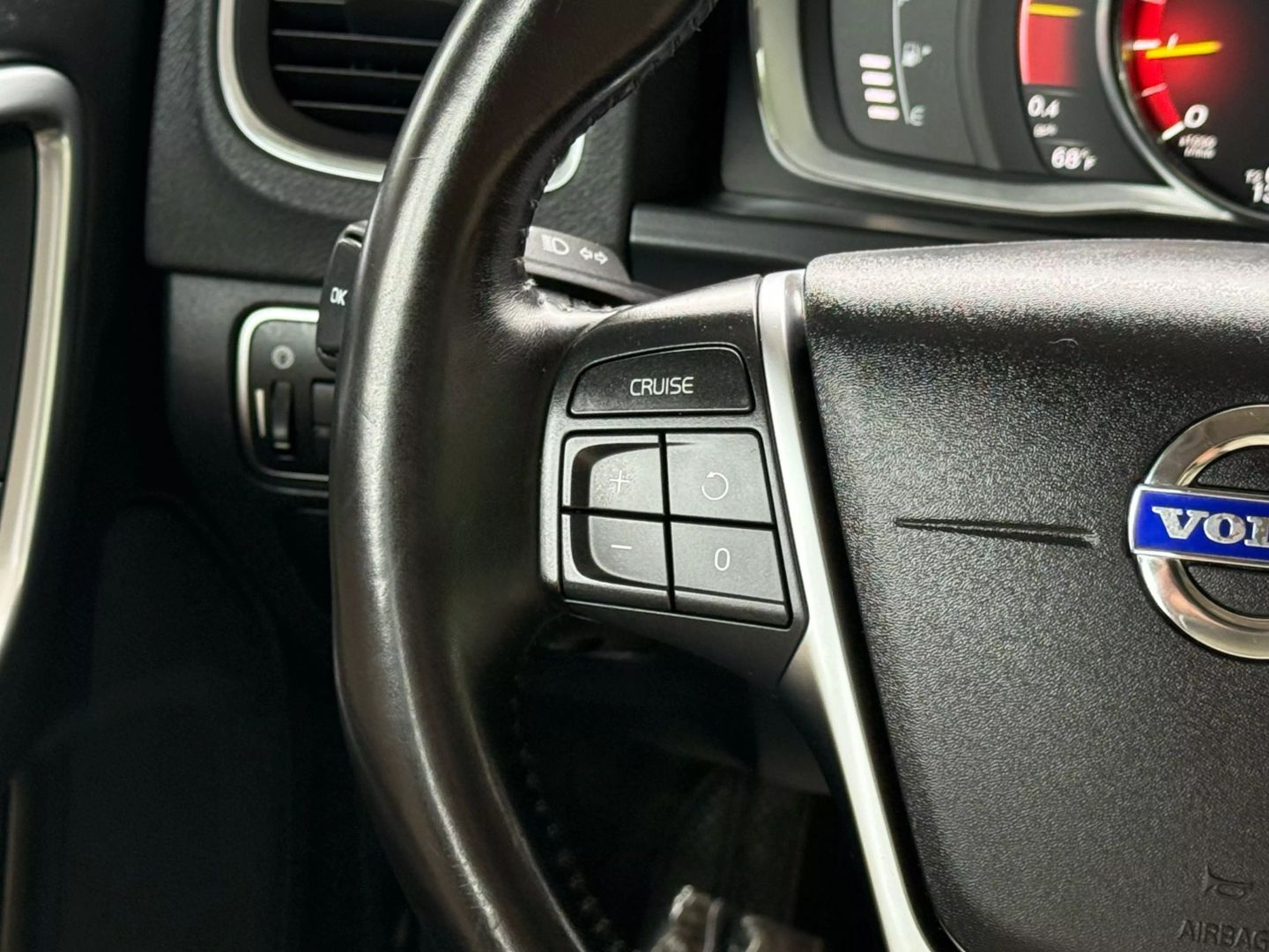 2018 Volvo S60 - Image 36