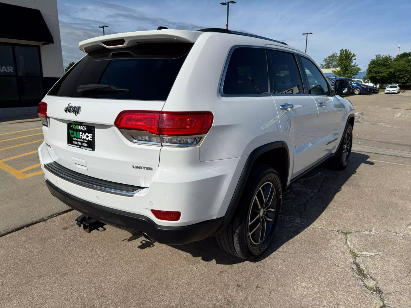 2017 Jeep Grand Cherokee - Image 16