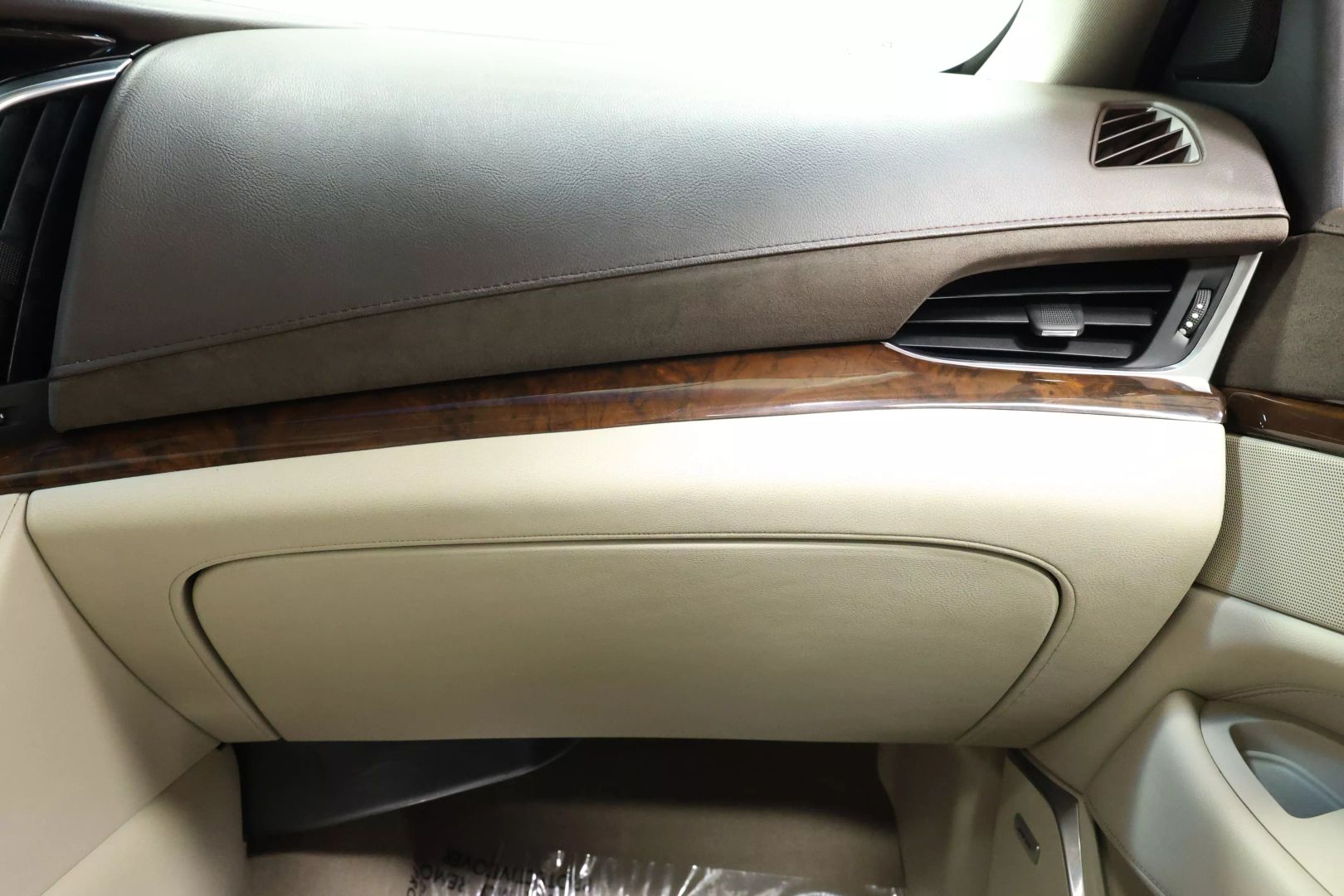 2017 Cadillac Escalade - Image 114
