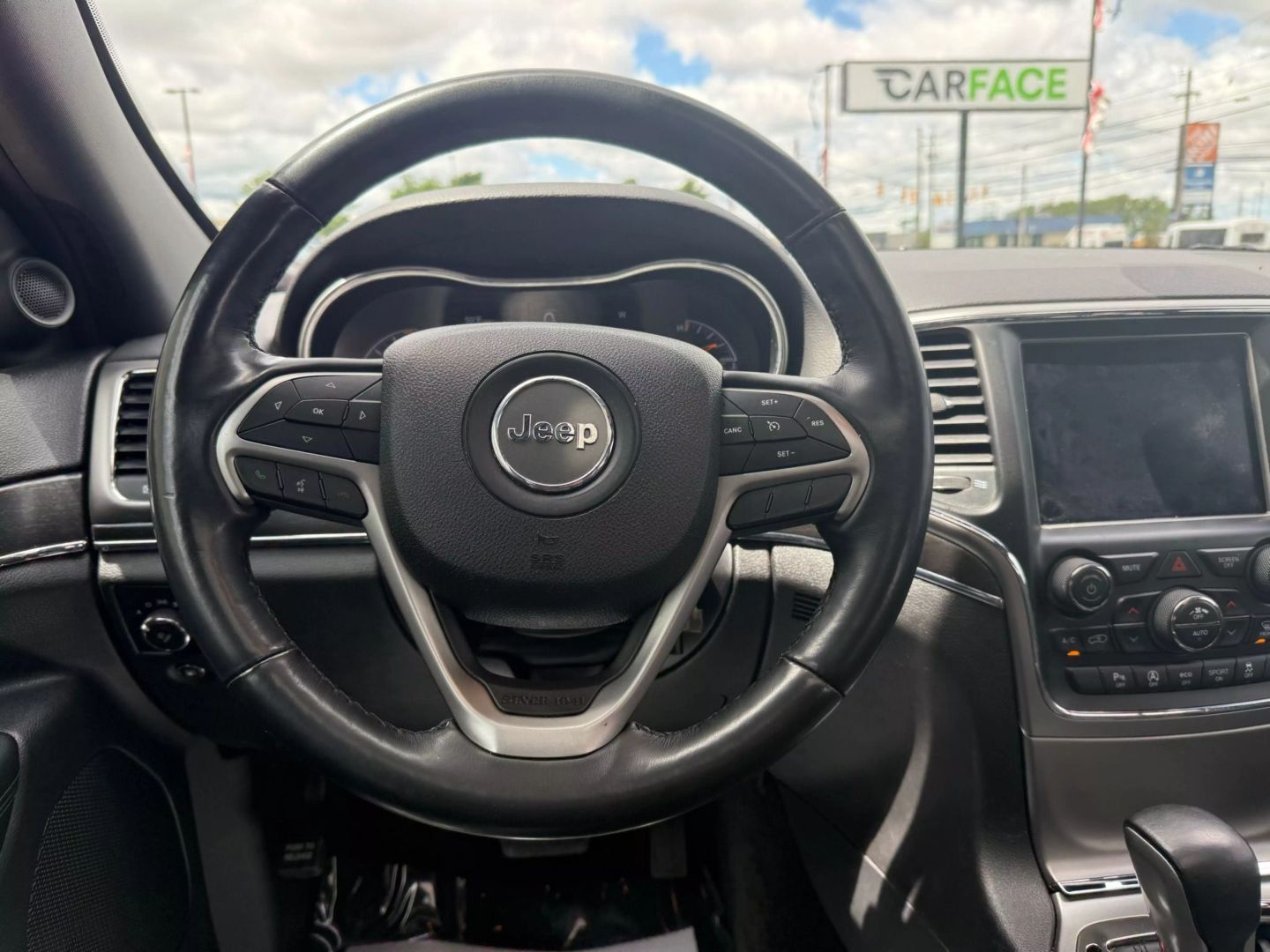 2018 Jeep Grand Cherokee - Image 31
