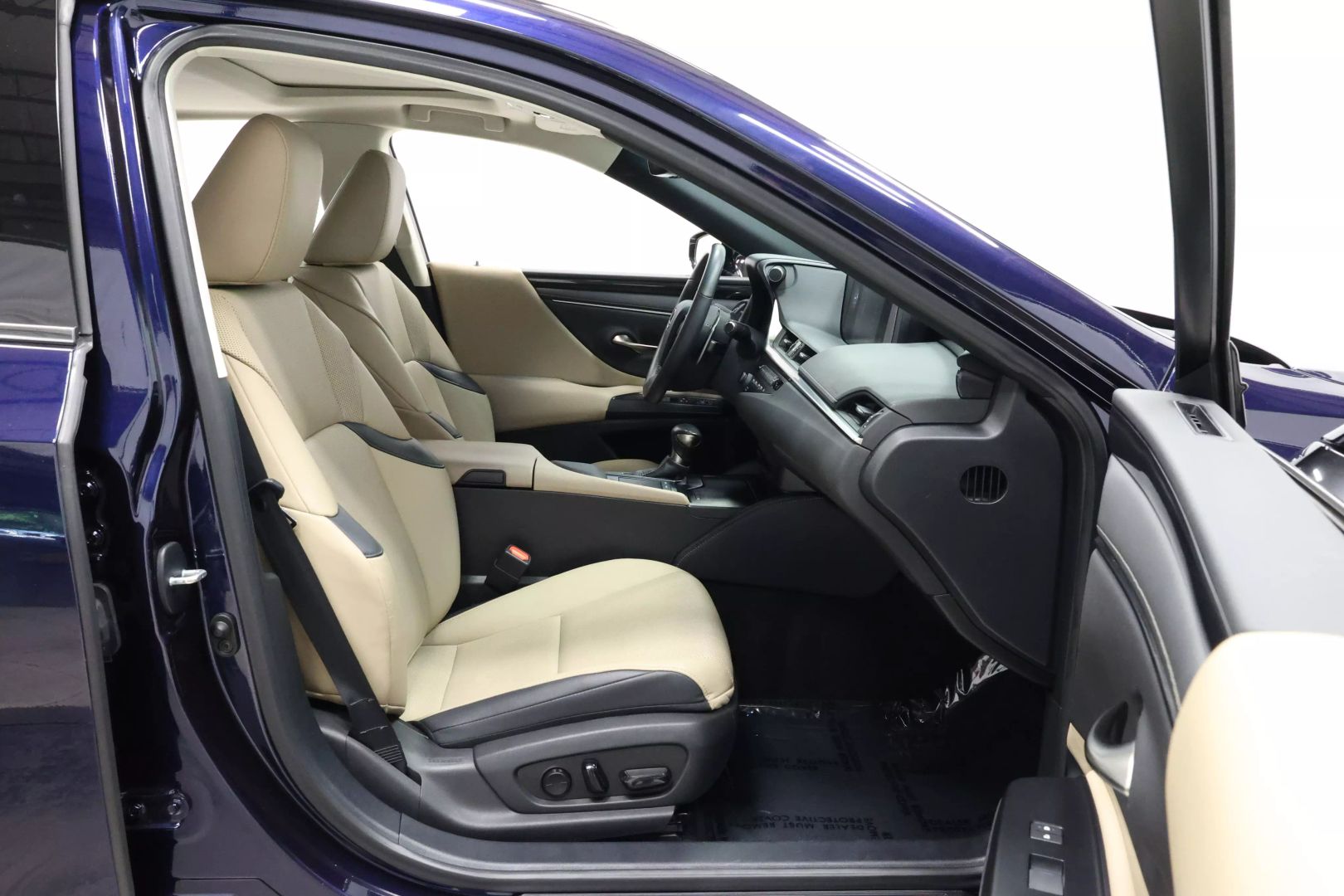 2020 Lexus Es - Image 81
