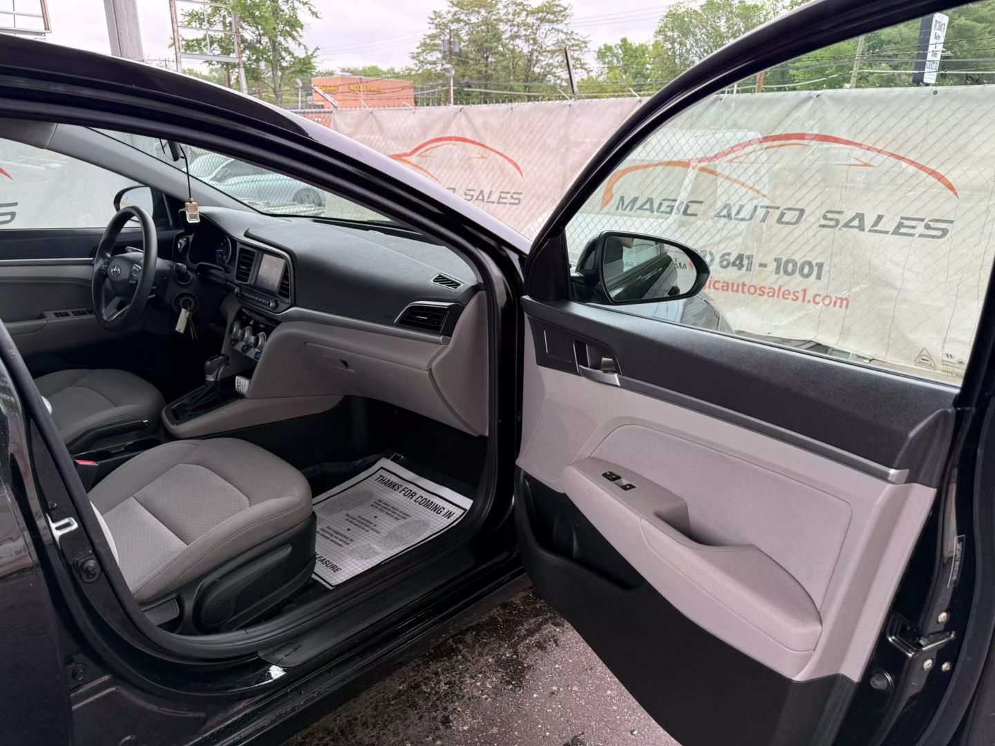 2019 Hyundai Elantra - Image 24