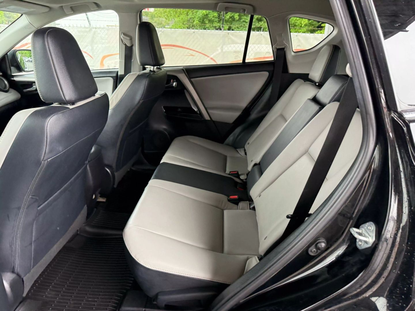 2016 Toyota Rav4 - Image 18