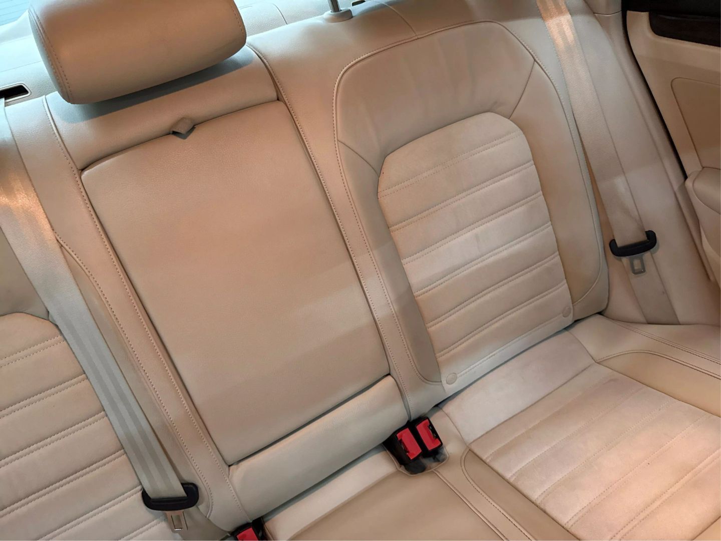 2015 Volkswagen Passat - Image 31