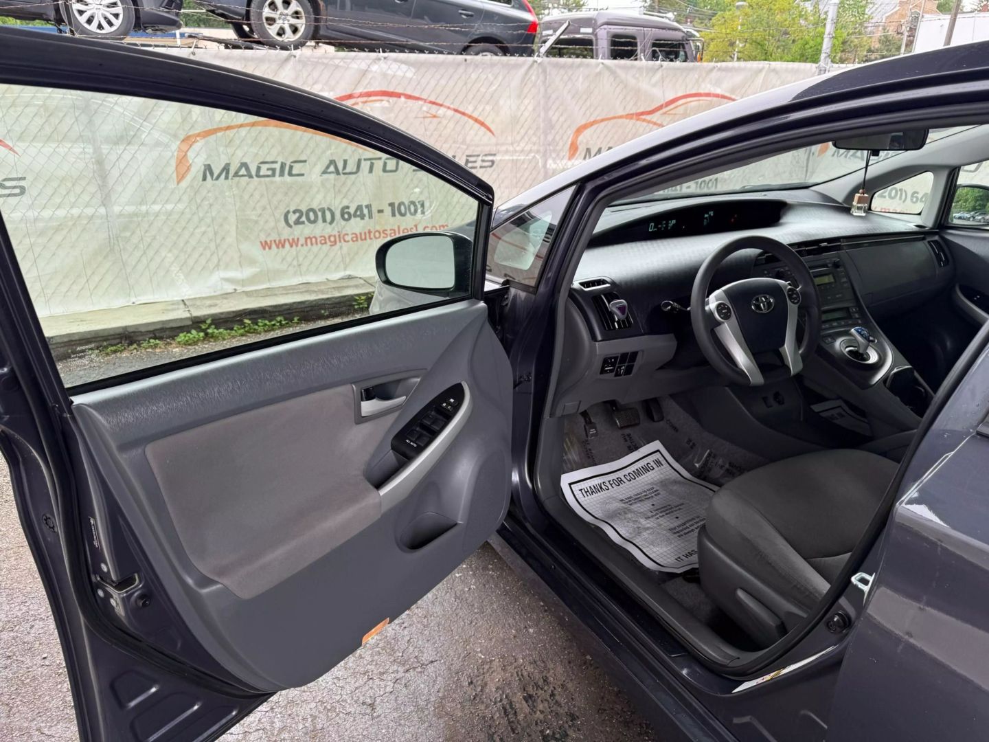 2010 Toyota Prius - Image 14