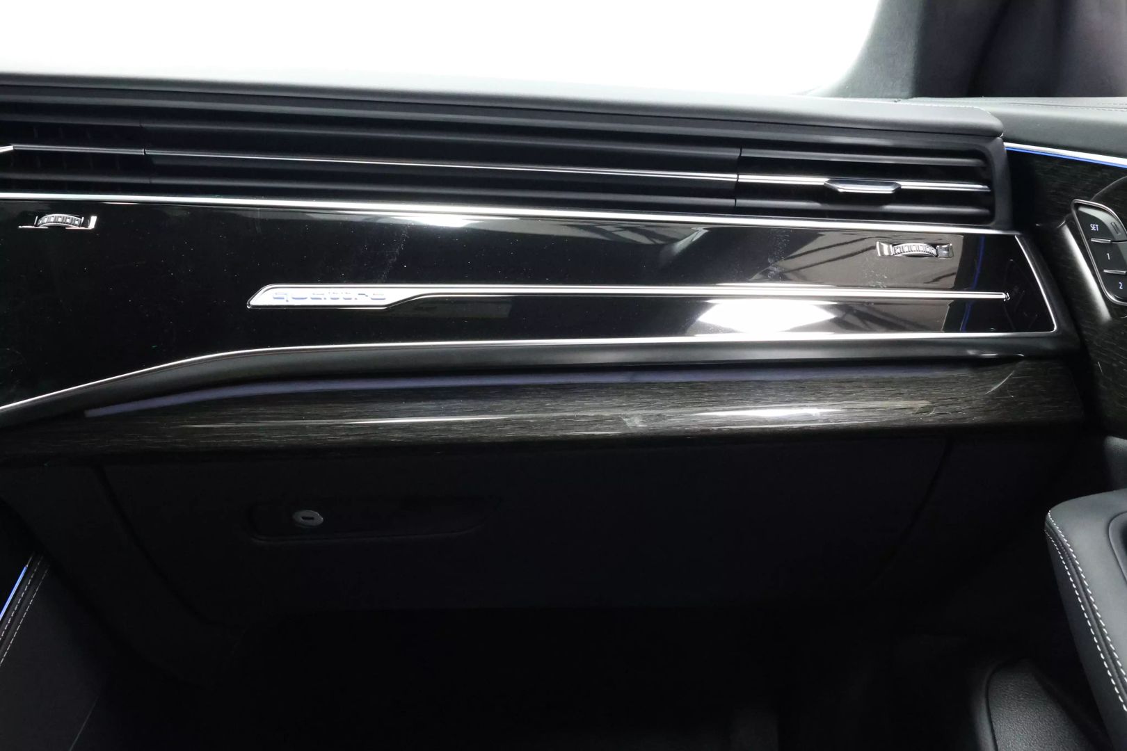 2025 Audi Q8 - Image 101