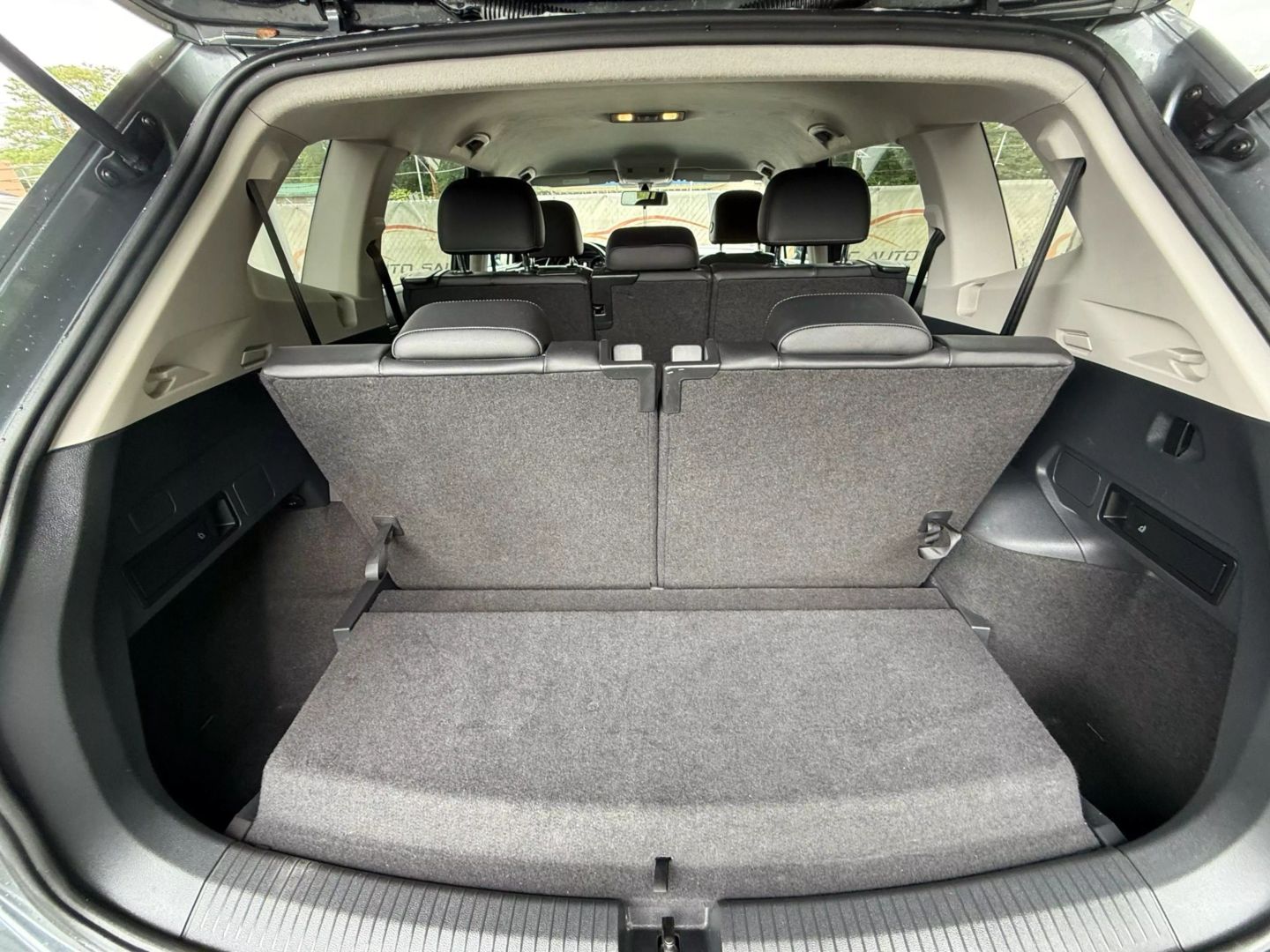 2019 Volkswagen Tiguan - Image 21